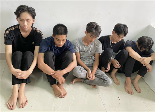 Các đối tượng lừa đảo bằng hình thức kêu gọi đầu tư trực tuyến tại cơ quan công an.