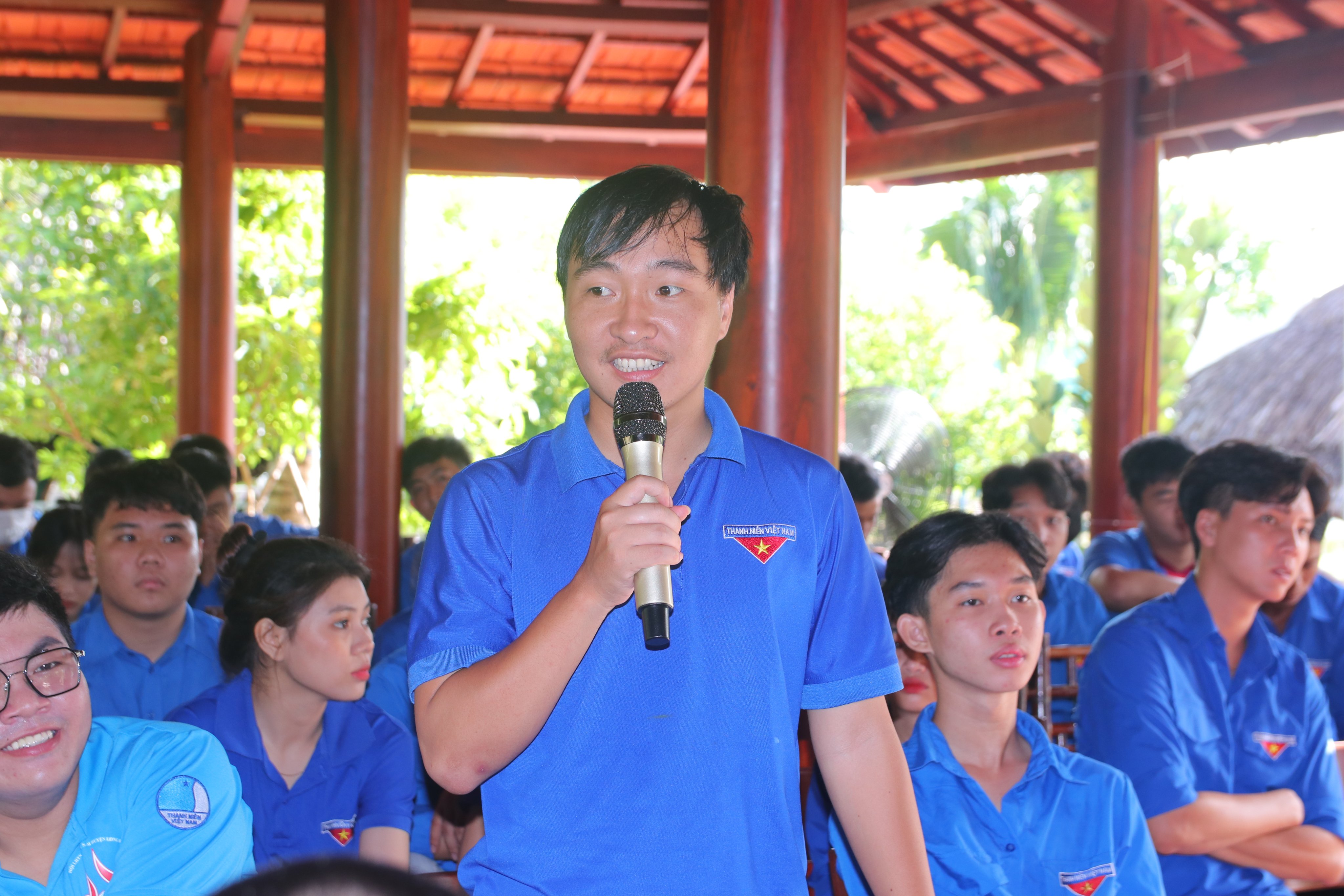 Học viên tham gia trả lời câu hỏi tương tác tại lớp tập huấn.