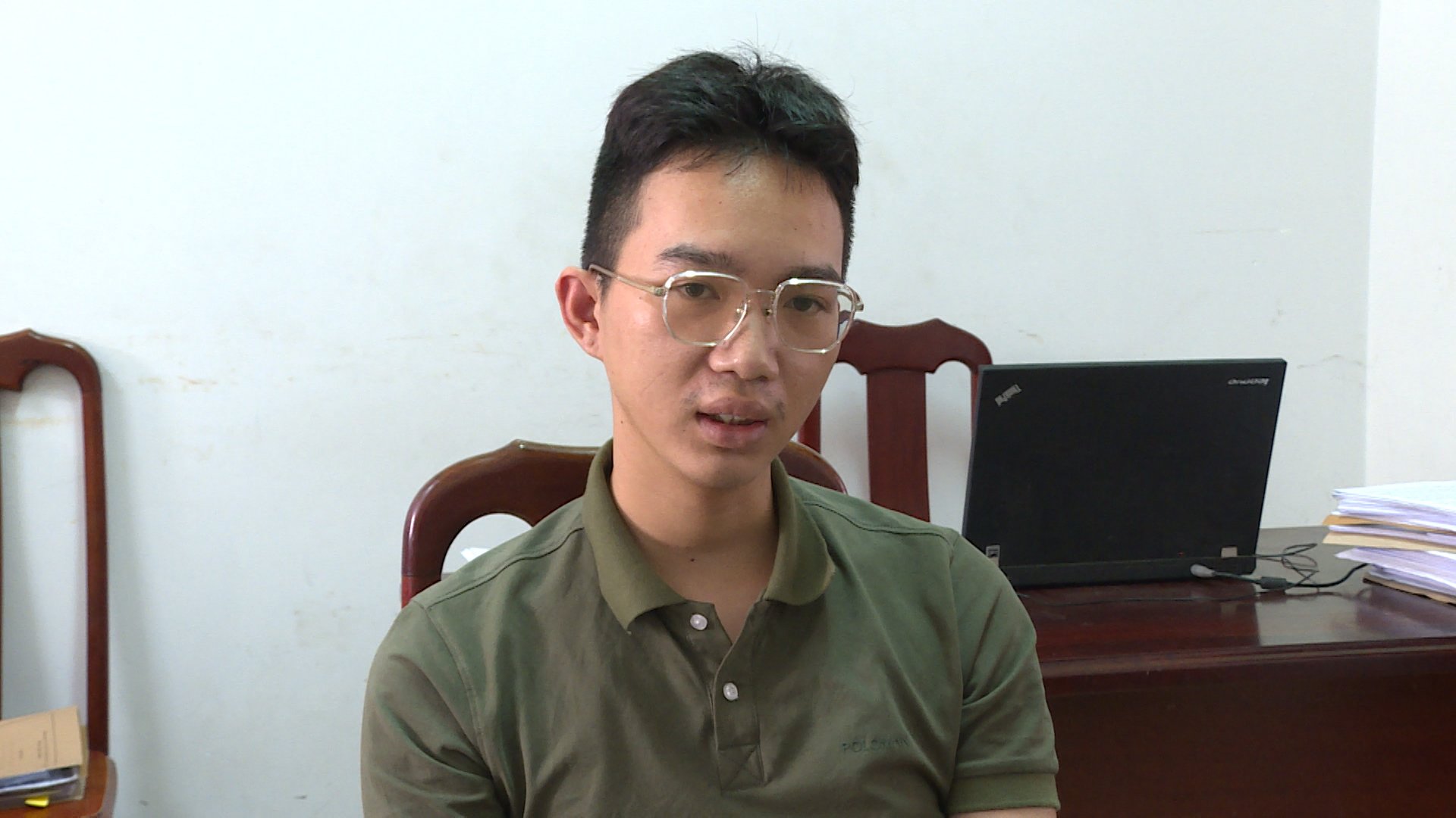 Đối tượng Nguyễn Tam Lợi đầu thú tại cơ quan công anh.