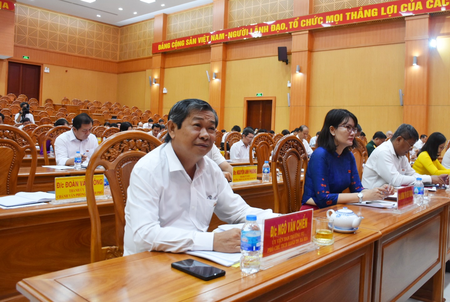 Các đại biểu tham dự hội nghị. 