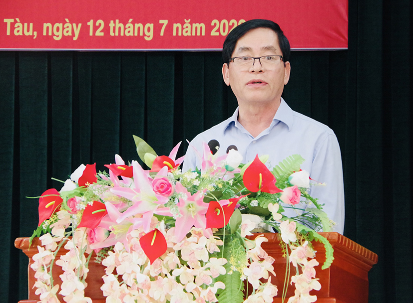 Ông Phạm Viết Thanh, Ủy viên Trung ương Đảng, Bí thư Tỉnh ủy, Bí thư Đảng ủy Quân sự tỉnh phát biểu chỉ đạo tại hội nghị.