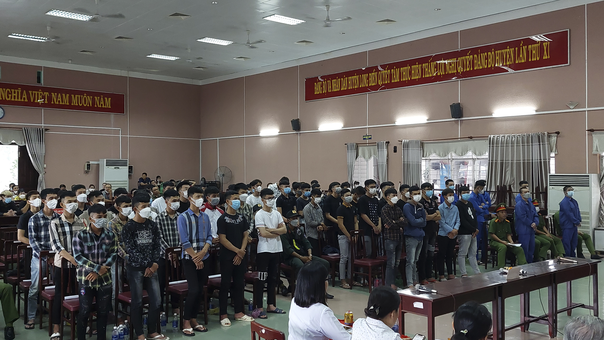 58 thanh, thiếu niên bị tuyên phạt hàng chục năm tù vì “gây rối trật tự công cộng”.