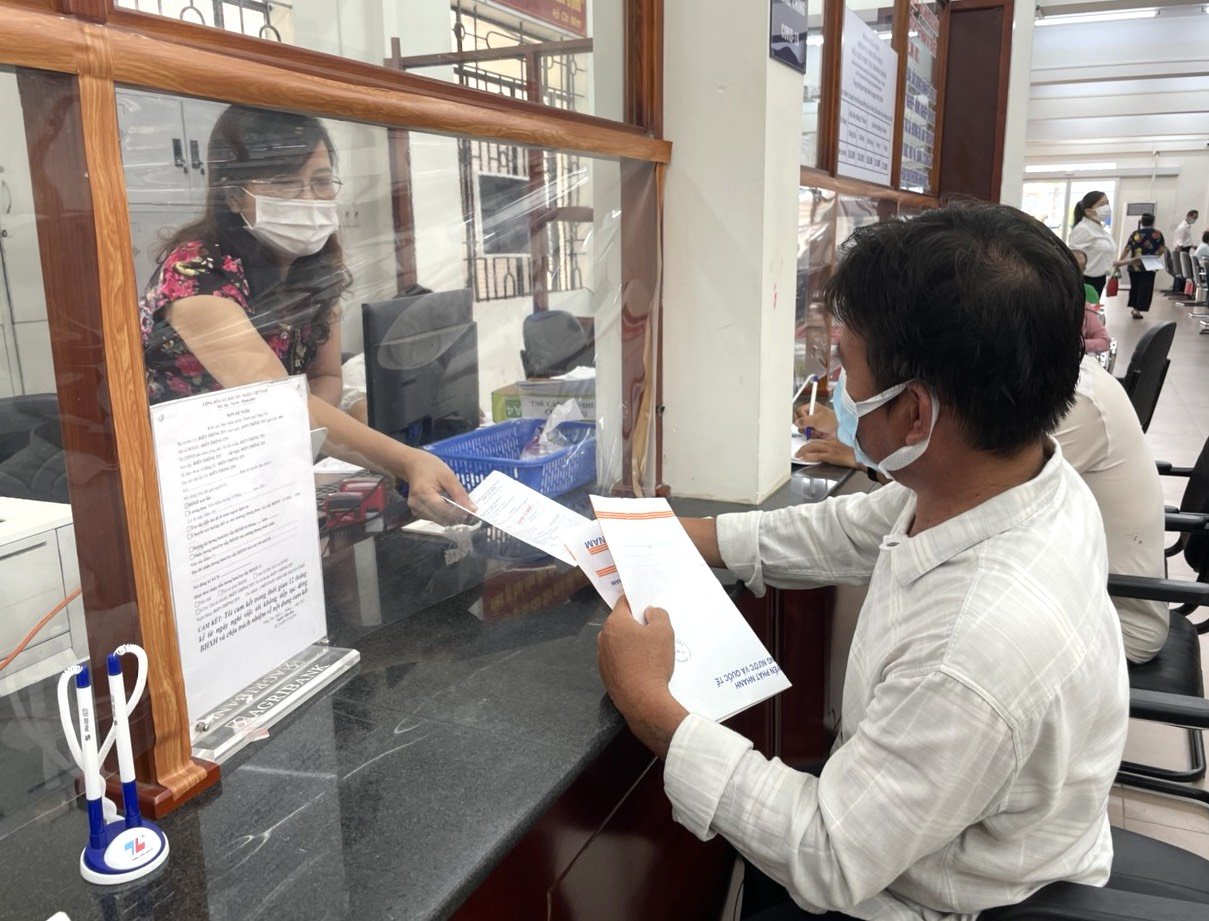 từ tháng 8/2022, TP. Vũng Tàu sẽ công khai danh sách cơ quan, đơn vị, cán bộ, công chức, viên chức giải quyết chậm, muộn hồ sơ trên cổng thông tin điện tử của TP. Vũng Tàu theo Nghị quyết  85/NQ-CP ngày 09/7 của Thủ tướng Chính phủ.