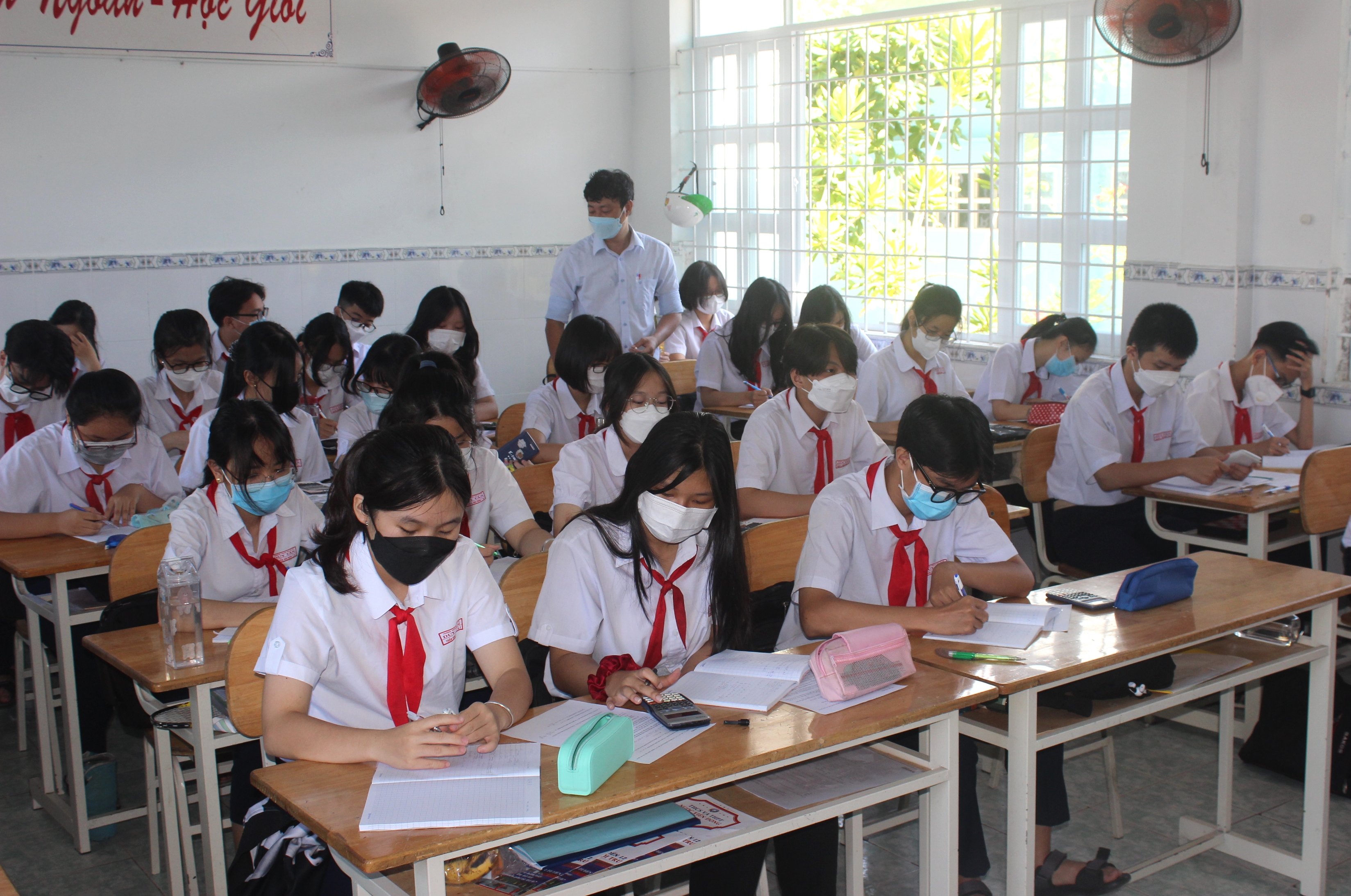 Học sinh Trường THCS Duy Tân, TP.Vũng Tàu trong giờ học