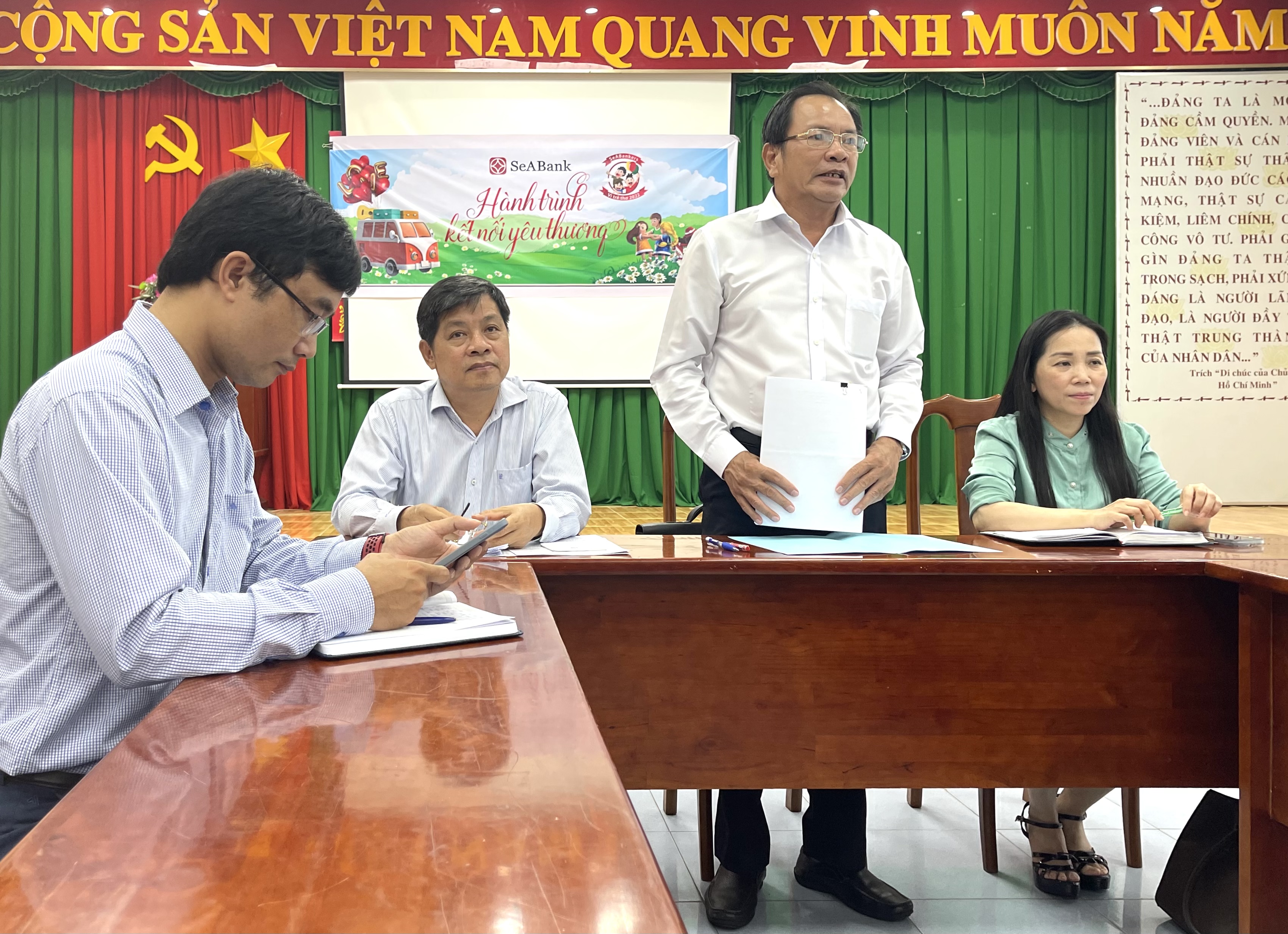 Các đại biểu HĐND tỉnh tiếp công dân phường 5, TP. Vũng Tàu.