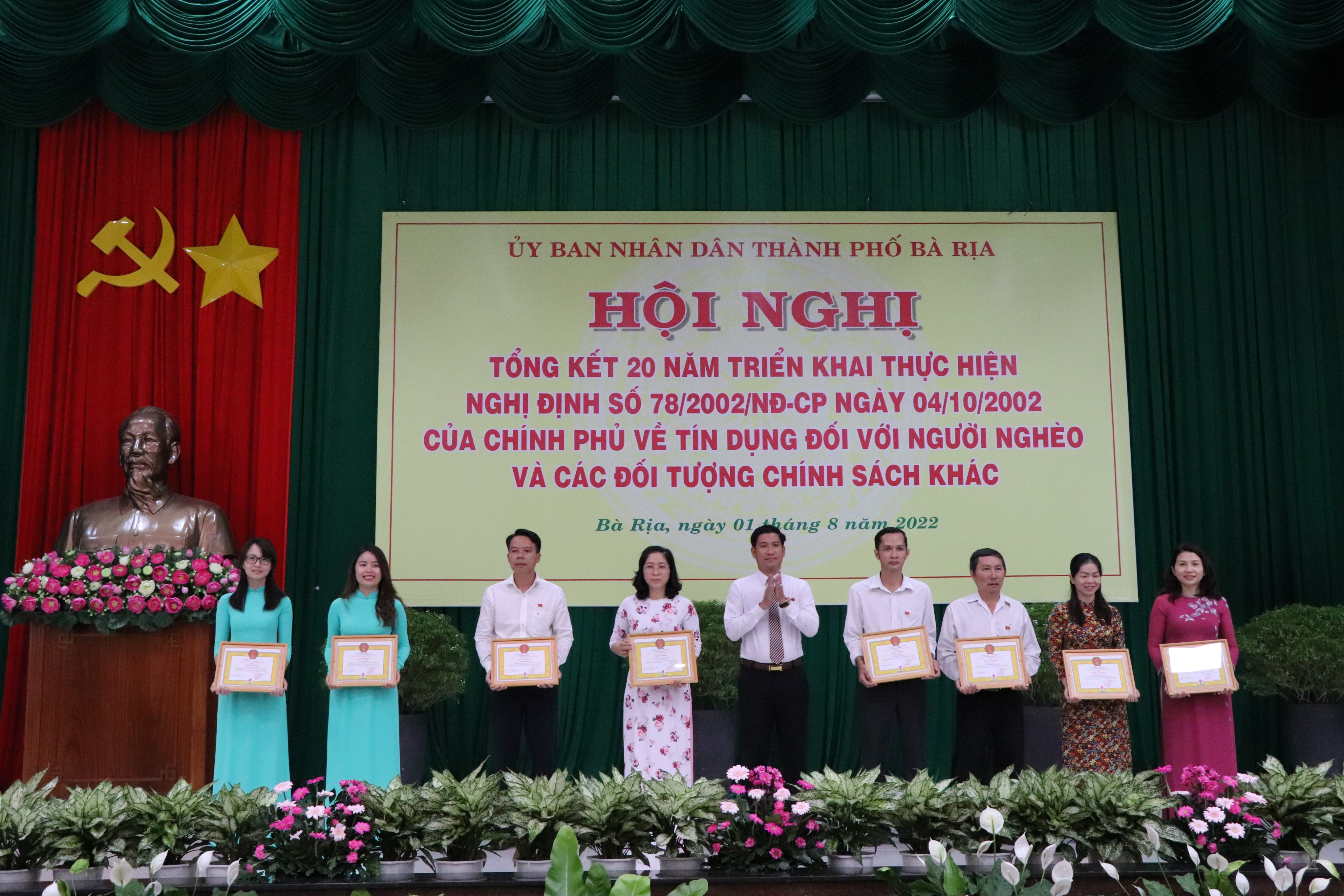 Đại biểu đóng góp ý kiến tại hội nghị phản biện dự thảo dự án xây dựng công trình bảo vệ khu dân cư bằng kè biển Phước An do UBMTTQ Việt Nam tỉnh tổ chức vào giữa tháng 7/2022.