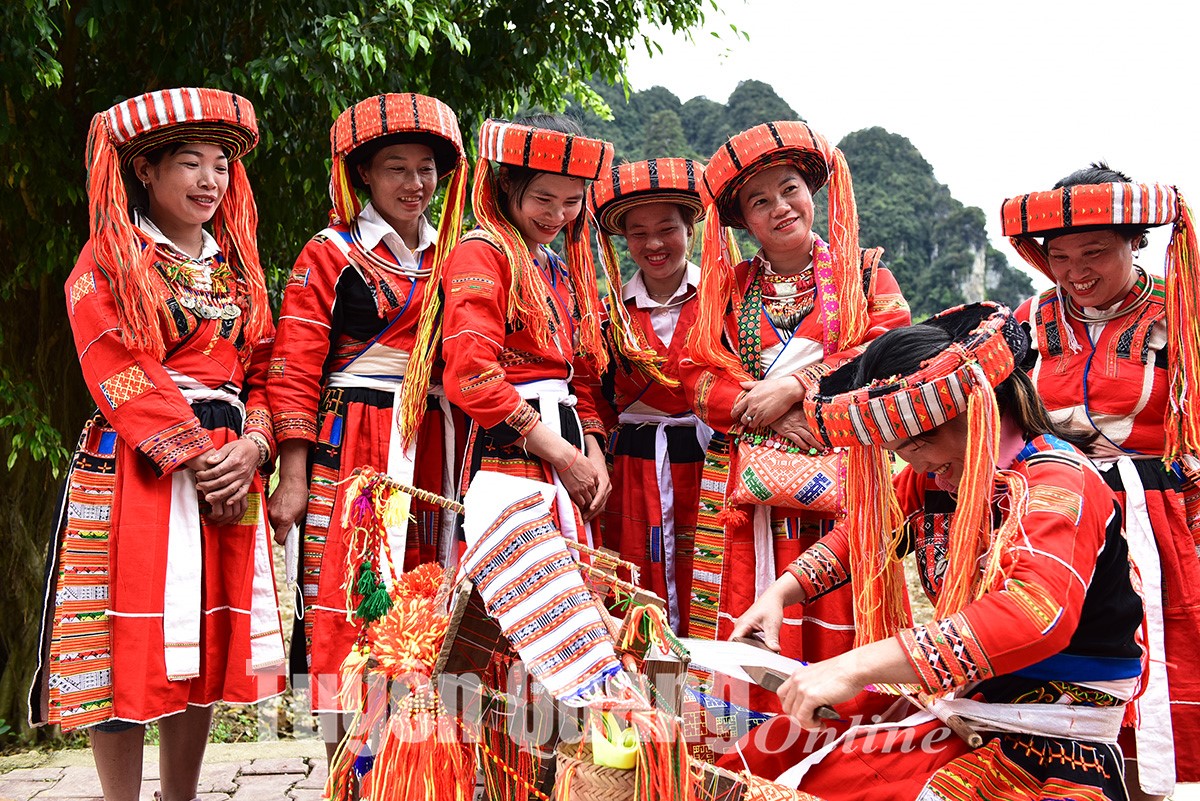 Văn hóa thổ cẩm của người Pà Thẻn, xã Hồng Quang, Lâm Bình. Ảnh: Quang Hòa.
