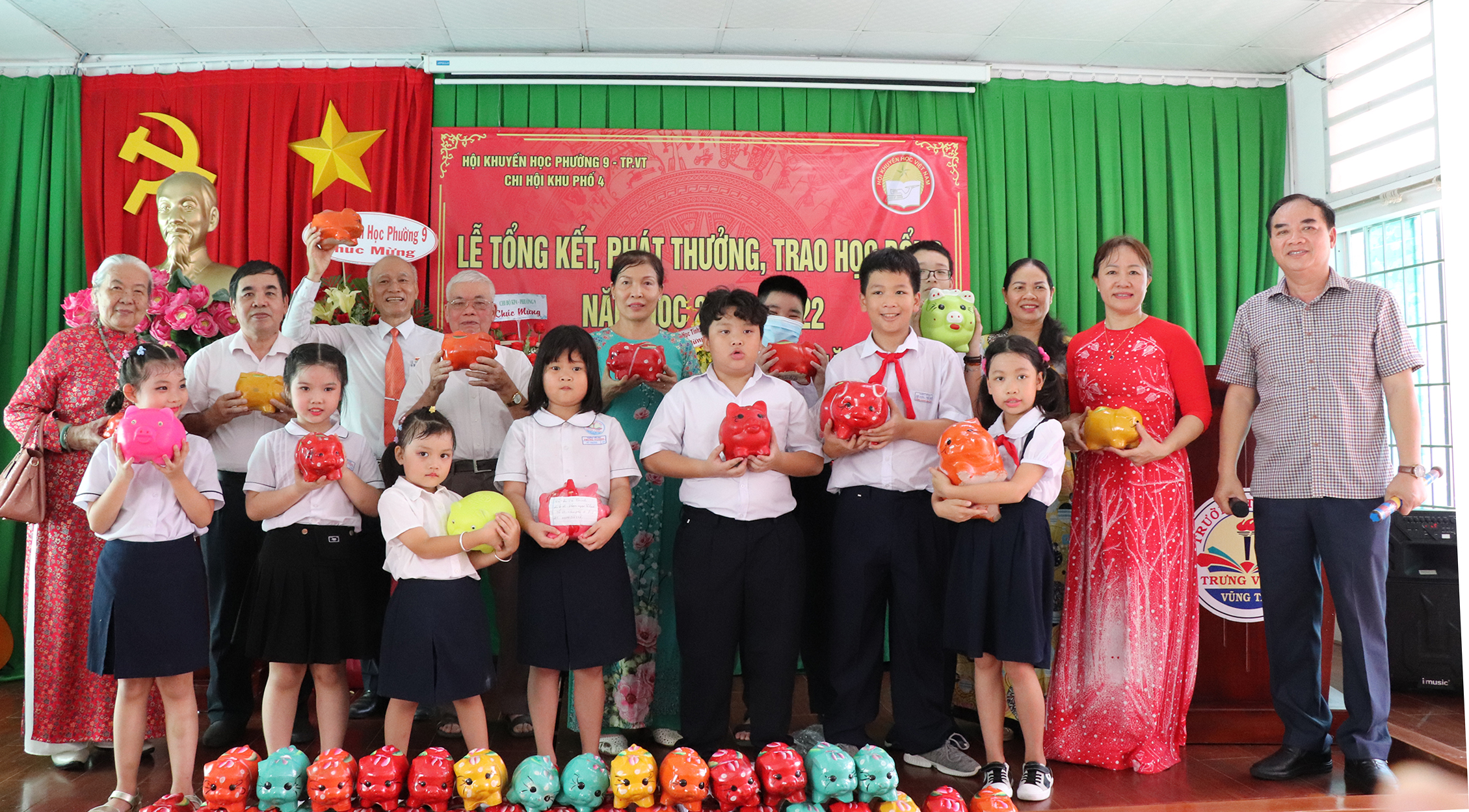 Chi hội khu phố 4, phường 9 khai mạc lễ hội heo đất năm 2022.