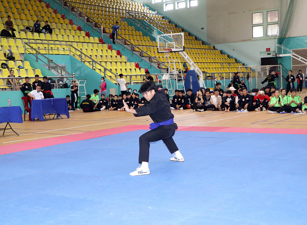 VĐV dự thi nội dung quyền thuật tại giải.