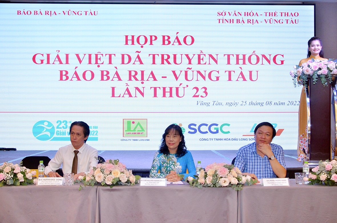Ban tổ chức