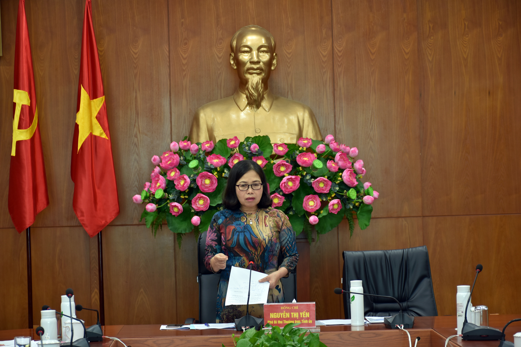 Bà Nguyễn Thị Yến, Phó Bí thư Thường trực Tỉnh ủy, Trưởng Đoàn ĐBQH tỉnh phát biểu kết luận buổi làm việc.