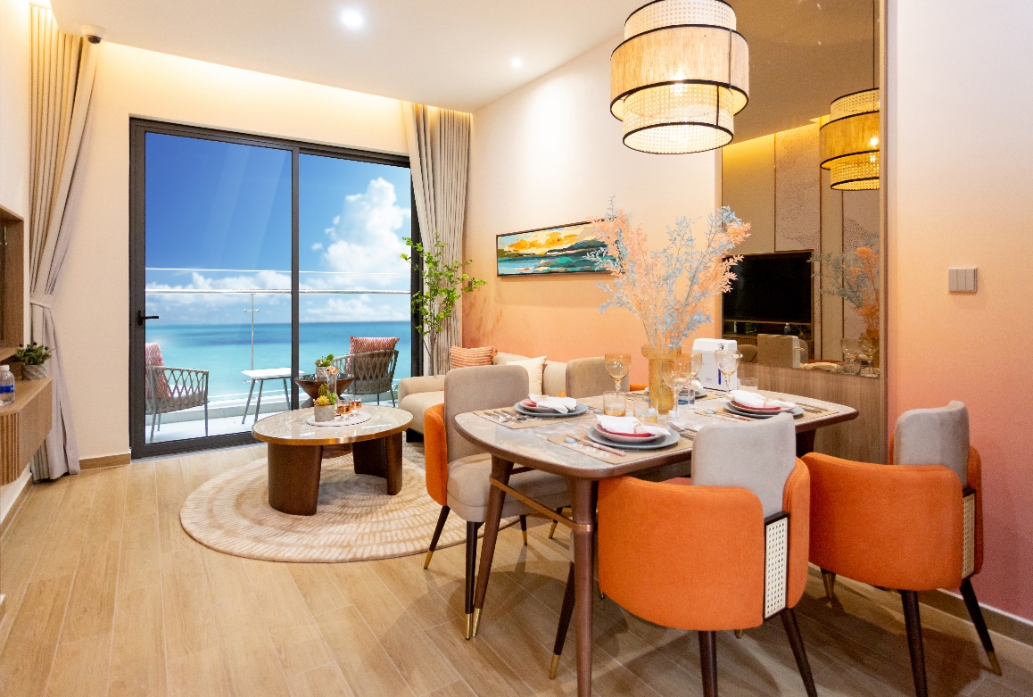 Không gian bên trong căn hộ FiveSeasons Homes - Vung Tau Central Beach được lấy cảm hứng từ bình minh và hoàng hôn trên biển.