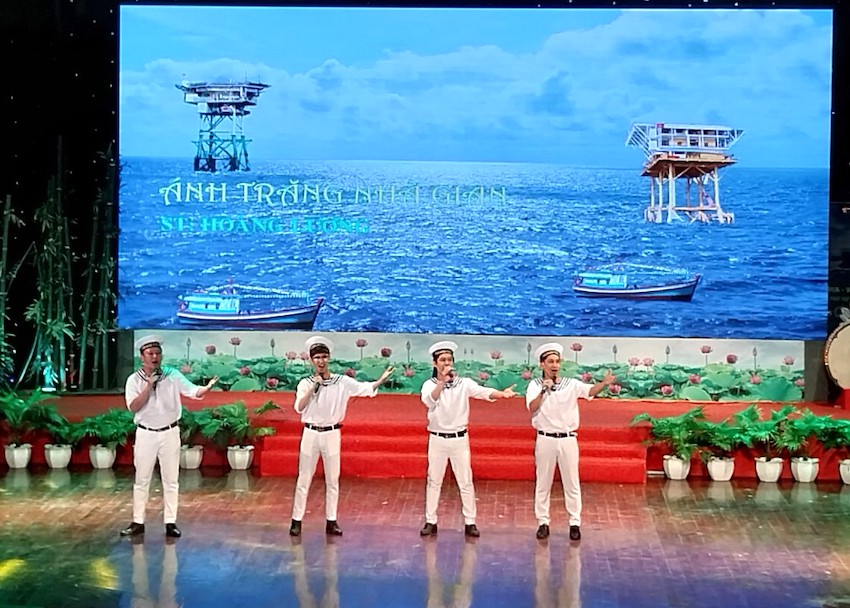 Tiết mục tốp ca nam 