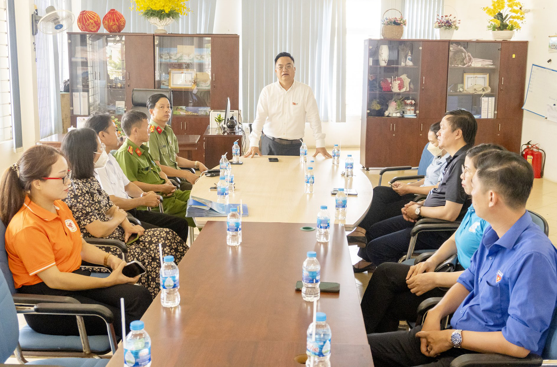 Ông Hoàng Vũ Thảnh, Chủ tịch UBND TP.Vũng Tàu gặp mặt biểu dương các lực lượng của thành phố đã nỗ lực bảo đảm cho du khách vui chơi an toàn trong những ngày nghỉ Lễ Quốc khánh 2/9.
