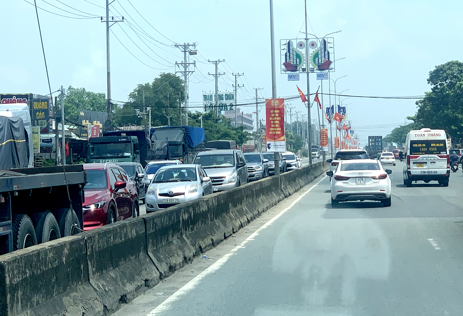 Quốc lộ 51 luôn trong tình trạng ùn tắc đã tác động tiêu cực tới việc phát triển kinh tế của tỉnh Bà Rịa - Vũng Tàu nói riêng và Vùng kinh tế trọng điểm phía Nam nói chung.