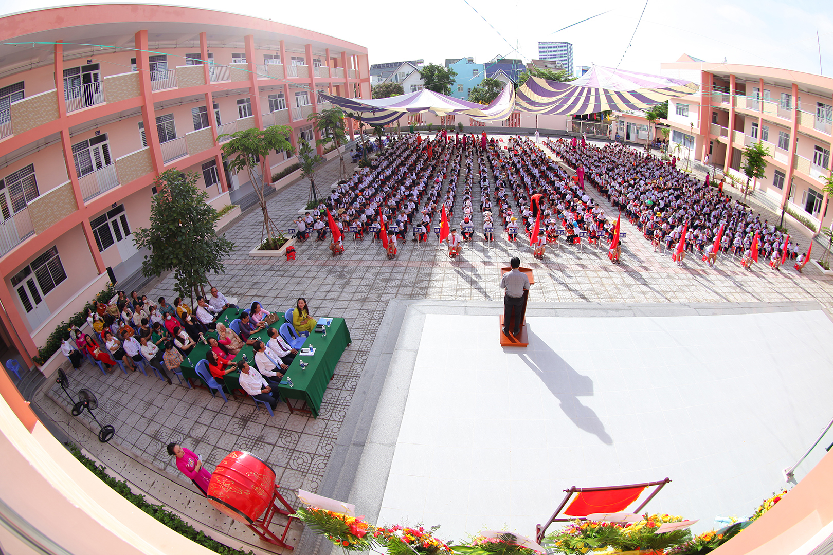 Quang cảnh buổi lễ khai giảng tại Trường Tiểu học Thắng Nhì, TP.Vũng Tàu, ngôi trường được xây mới và đưa vào sử dụng trong năm học này.