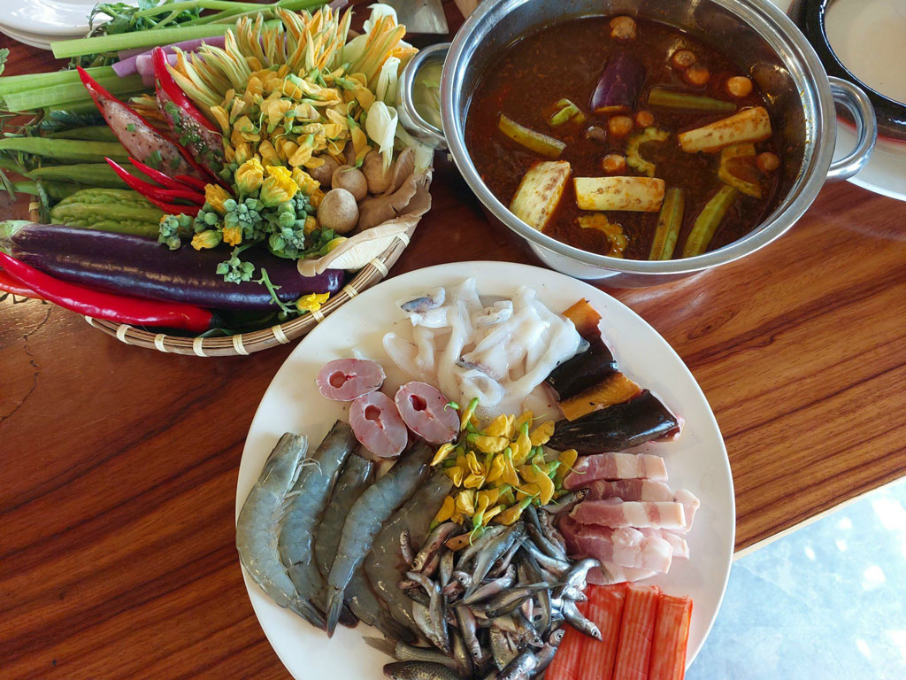 Lẩu mắm là món ăn ngon, hấp dẫn của vùng sông nước miền Tây nói chung và Long An nói riêng.