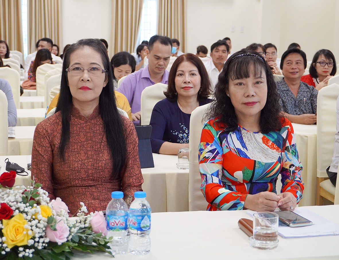 Lãnh đạo Báo Bà Rịa - Vũng Tàu, Đài PT-TH tỉnh tham dự buổi lễ.