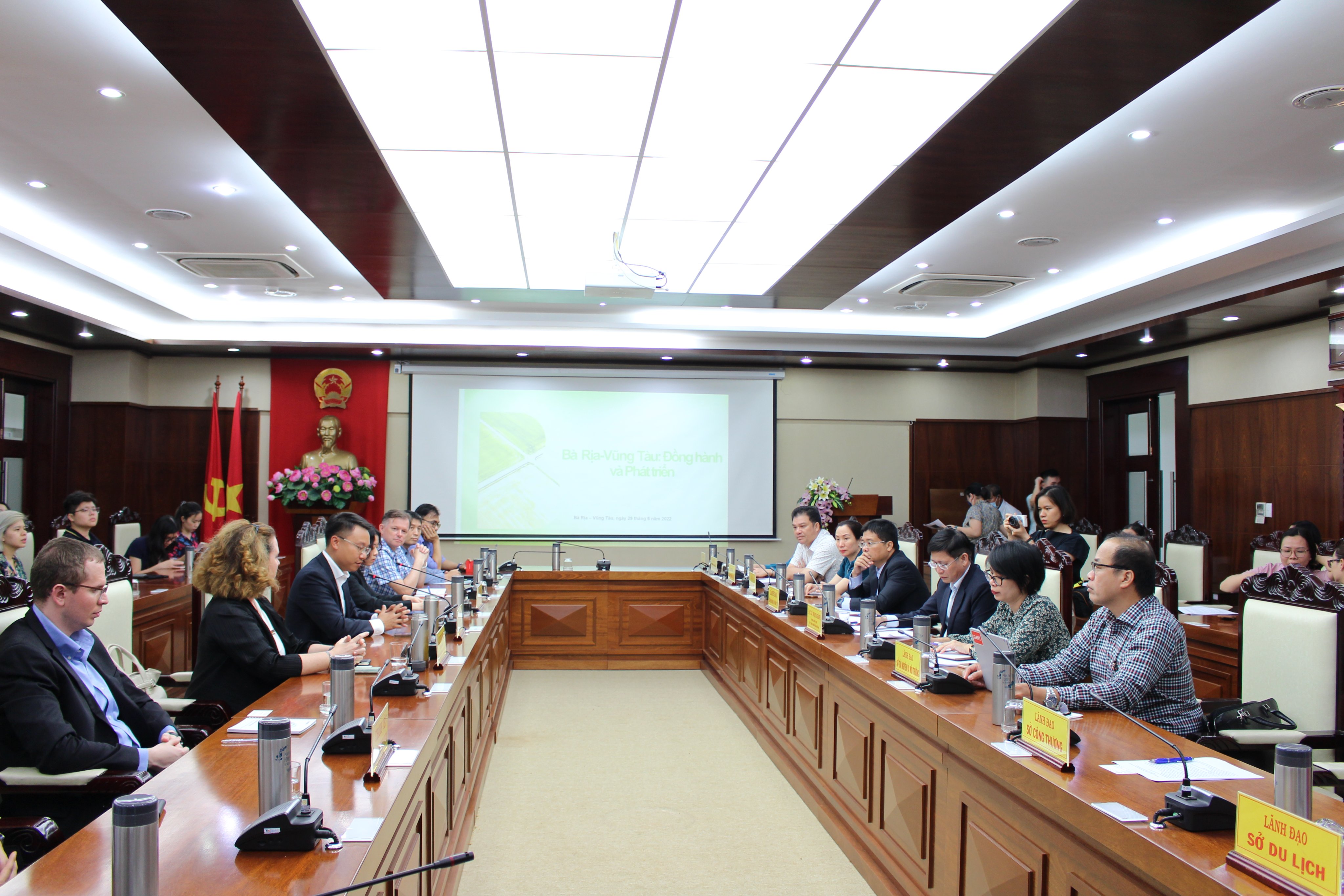 Lãnh đạo tỉnh tiếp và làm việc với Hiệp hội doanh nghiệp Châu Âu vào cuối tháng 6/2022.
