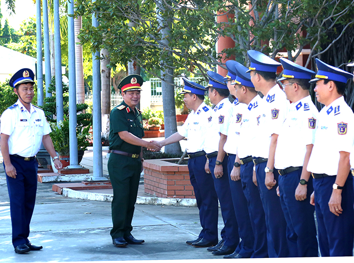 Thượng tướng Lê Huy Vịnh, Ủy viên Trung ương Đảng, Thứ trưởng Bộ Quốc phòng thăm, kiểm tra Vùng CSB 3.
