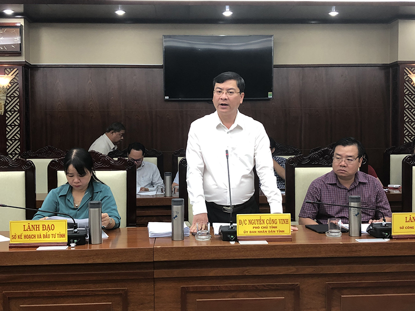 Phó Chủ tịch UBND tỉnh Nguyễn Công Vinh phát biểu tại hội thảo góp ý dự án Trung tâm Điện lực LNG Long Sơn giai đoạn 1.