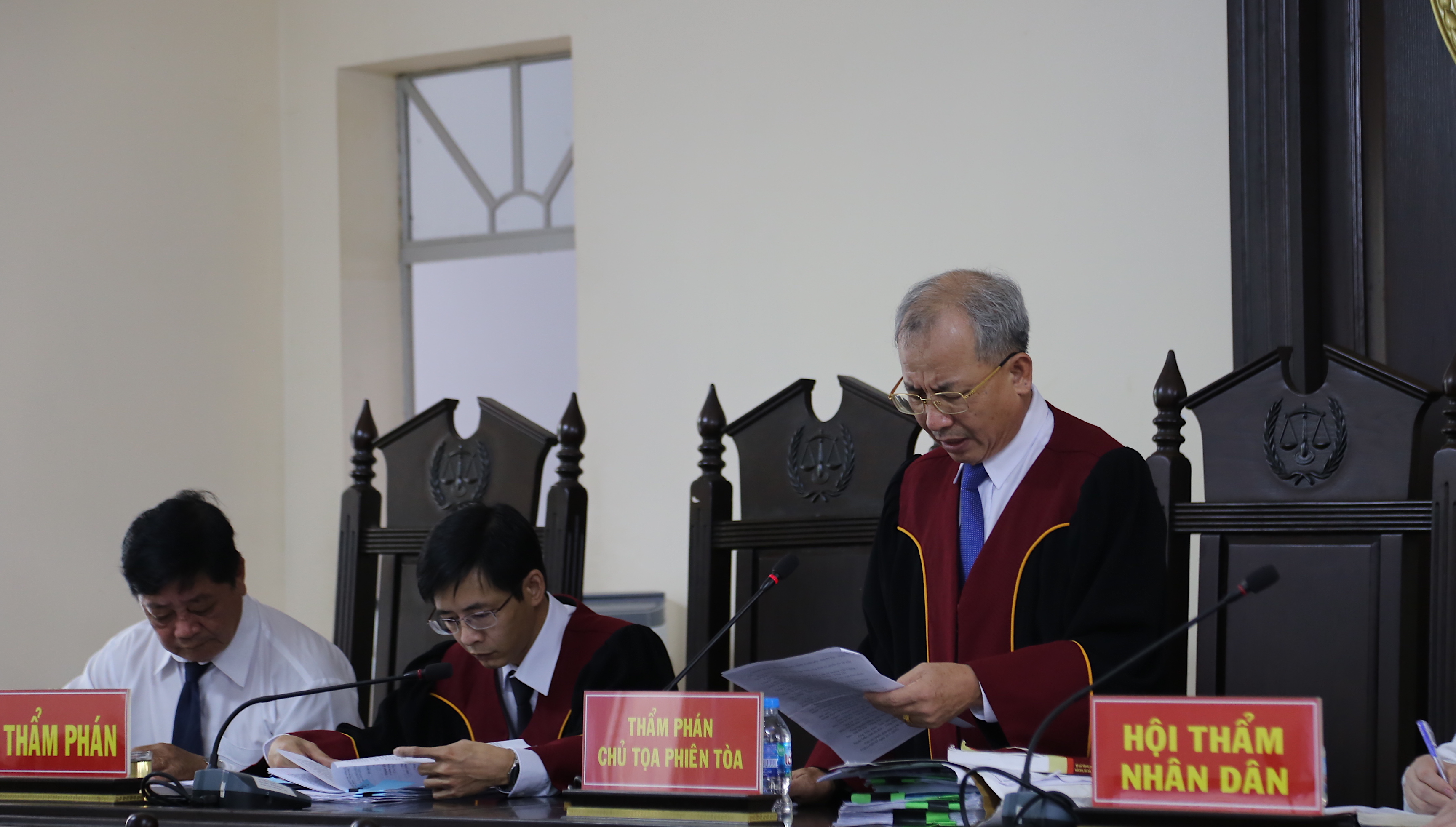 HĐXX tuyên phạt bị cáo Nguyễn Tĩnh tù chung thân, các bị cáo đồng phạm lãnh mức án từ 6 -14 năm tù về tội 