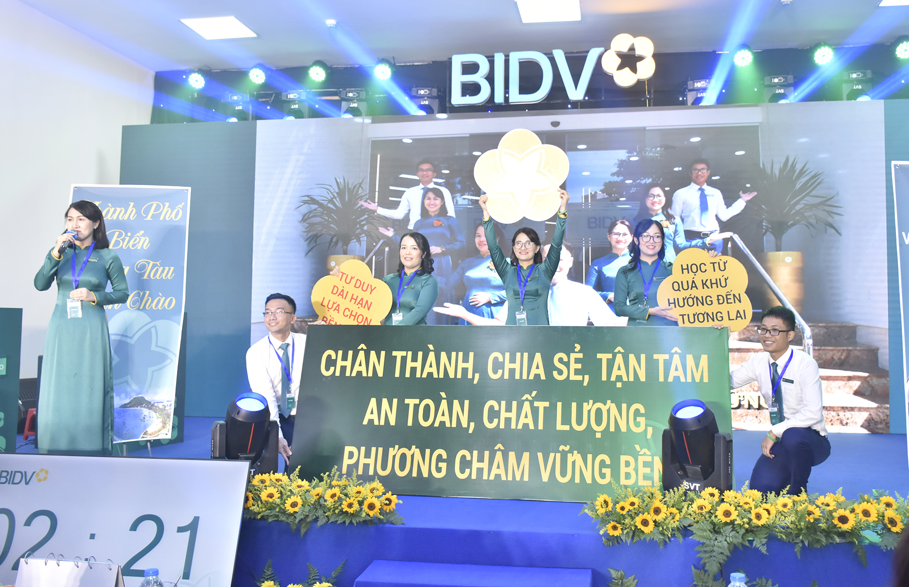 Chi nhánh BIDV Vũng Tàu - Côn Đảo trong phần thi giới thiệu. 