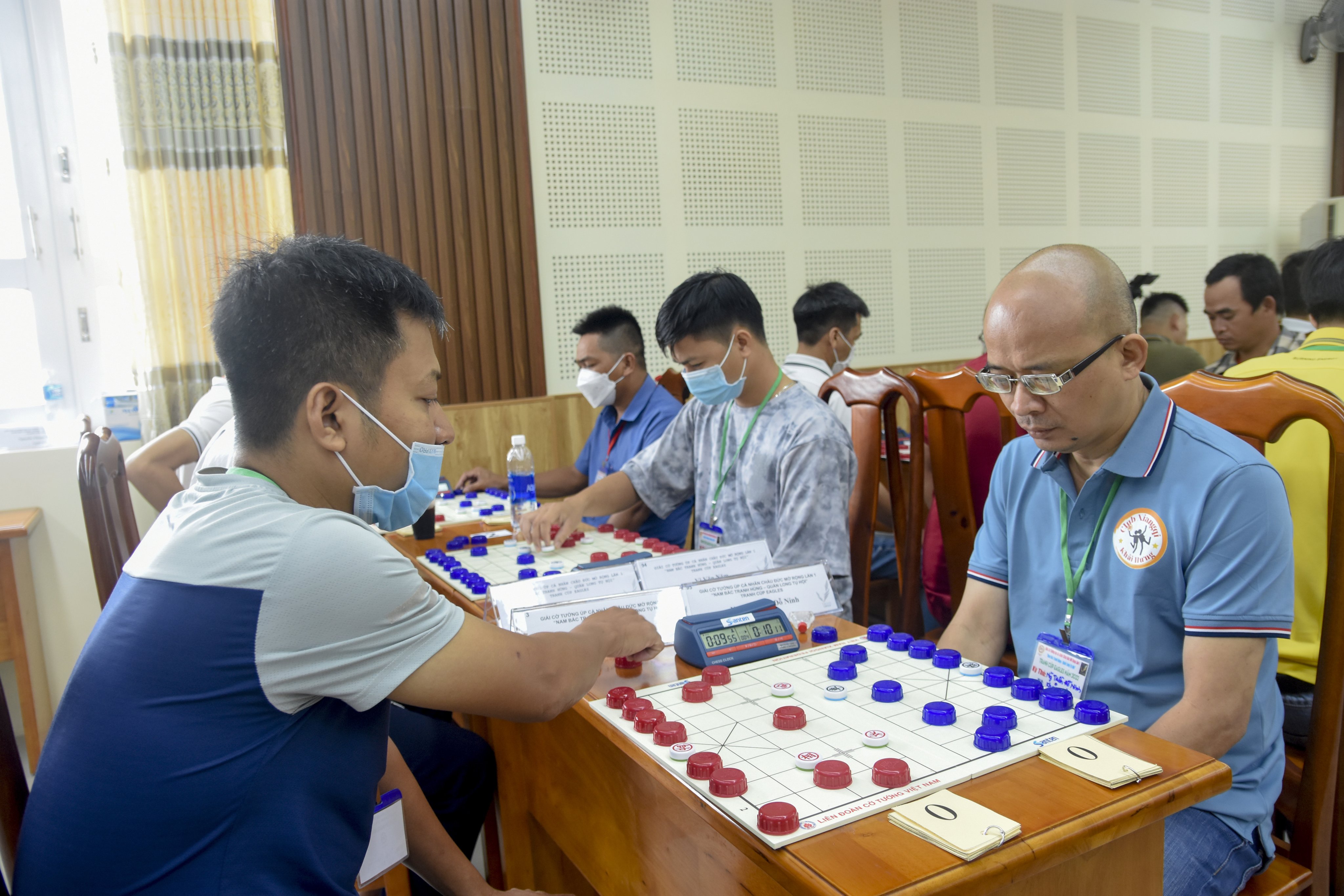 Các VĐV tham gia thi đấu vòng loại tại giải.