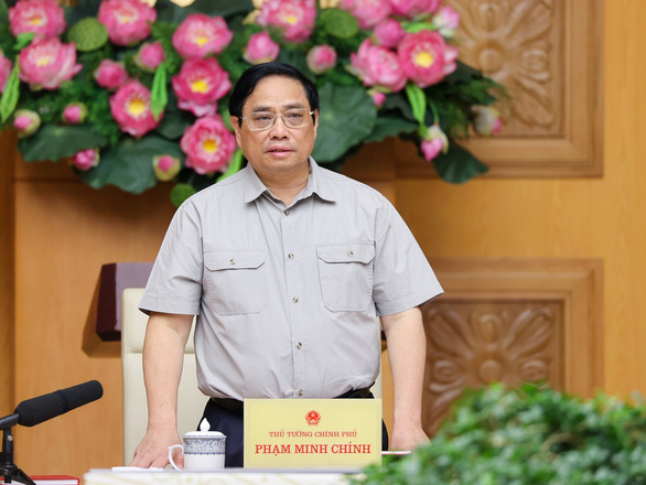 Thủ tướng nhấn mạnh: Phải có phương án giảm thiểu tối đa thiệt hại về người, tài sản, di sản, điều kiện, sinh kế của người dân; phải bảo vệ tính mạng, tài sản người dân ngay từ khi bão chưa đổ bộ bởi 