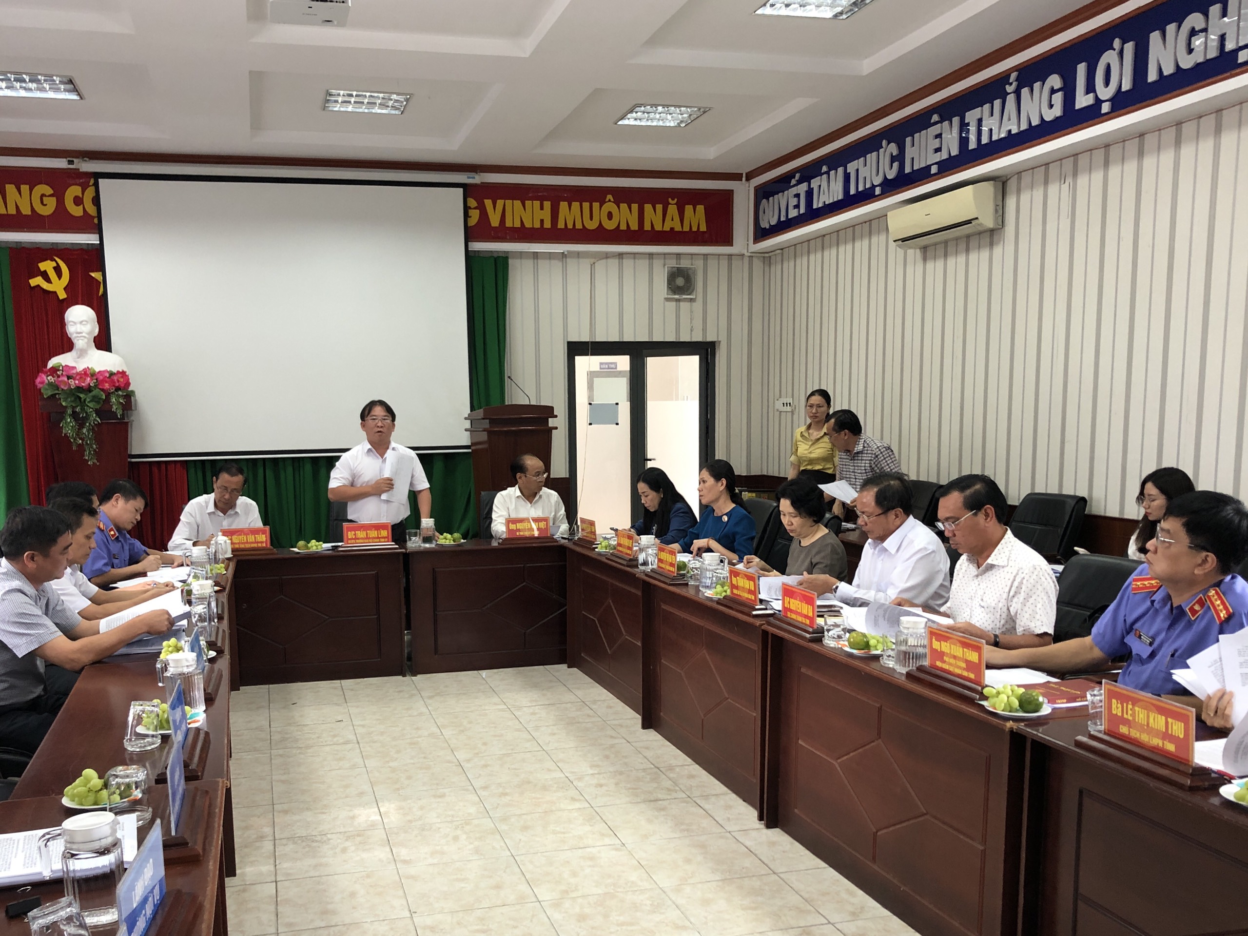 Đoàn giám sát thuộc Ban Pháp chế HĐND tỉnh có cuộc họp tại UBND thị xã Phú Mỹ
