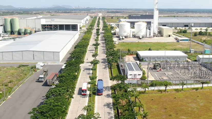 Các KCN đẩy mạnh đầu tư xây dựng kết cấu hạ tầng, thu hút thêm nhiều dự án sản xuất. Trong ảnh: Hạ tầng KCN chuyên sâu Phú Mỹ 3.