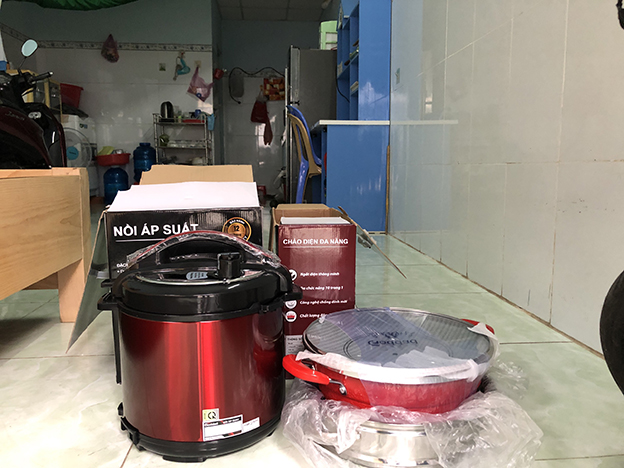 Chị H. cho biết các sản phẩm mua của công ty Ishiba Việt Nam đều không có hóa đơn, phiếu bảo hành, sách hướng dẫn sử dụng.