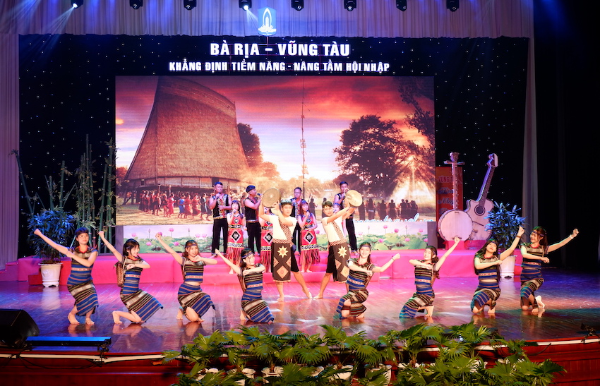 Tiết mục dự thi của đội NTQC huyện Xuyên Mộc.