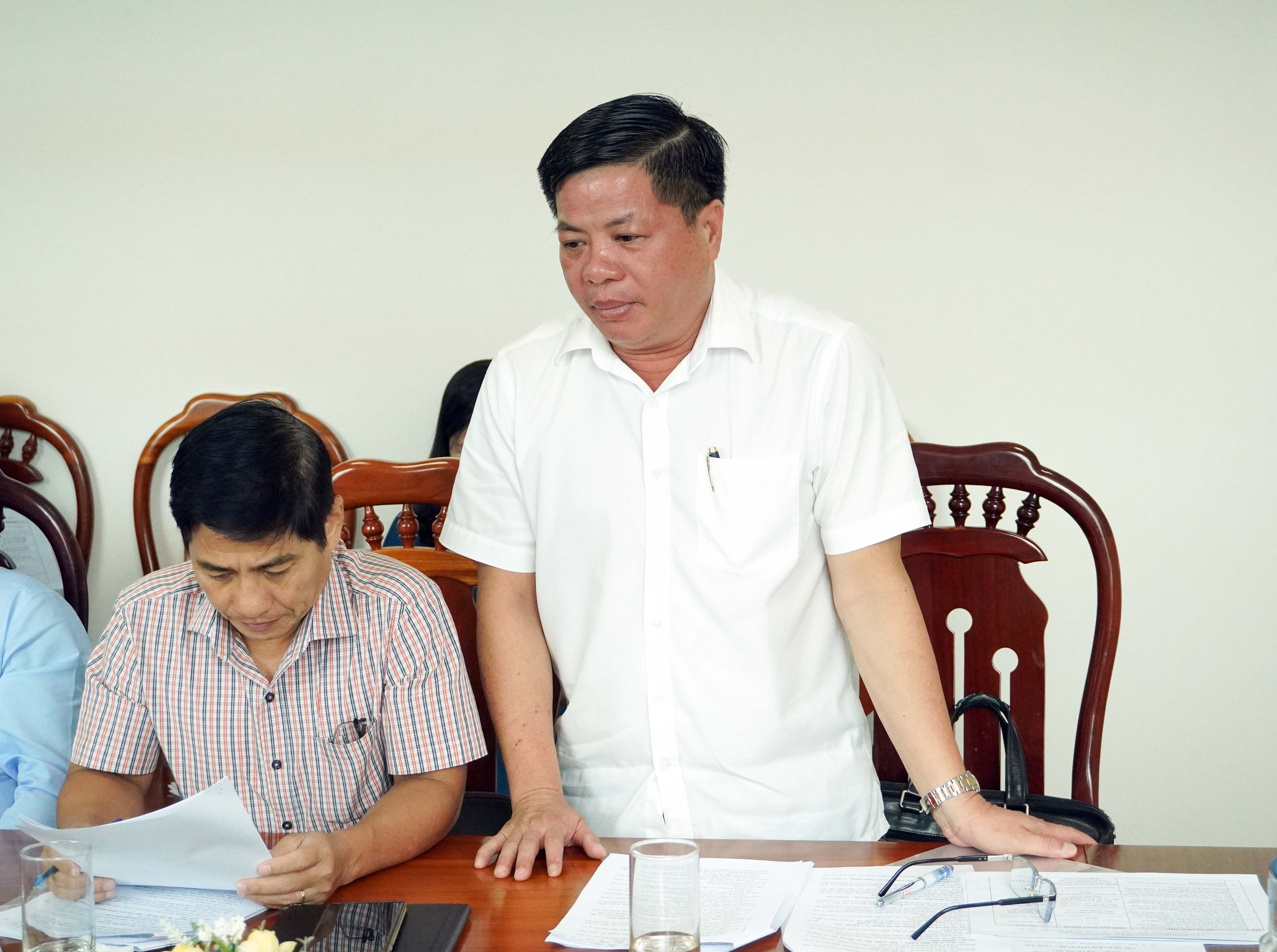 Ông Võ Thanh Phong, Giám đốc Sở Ngoại vụ góp ý về việc mời các đoàn nước ngoài tham dự Lễ hội.