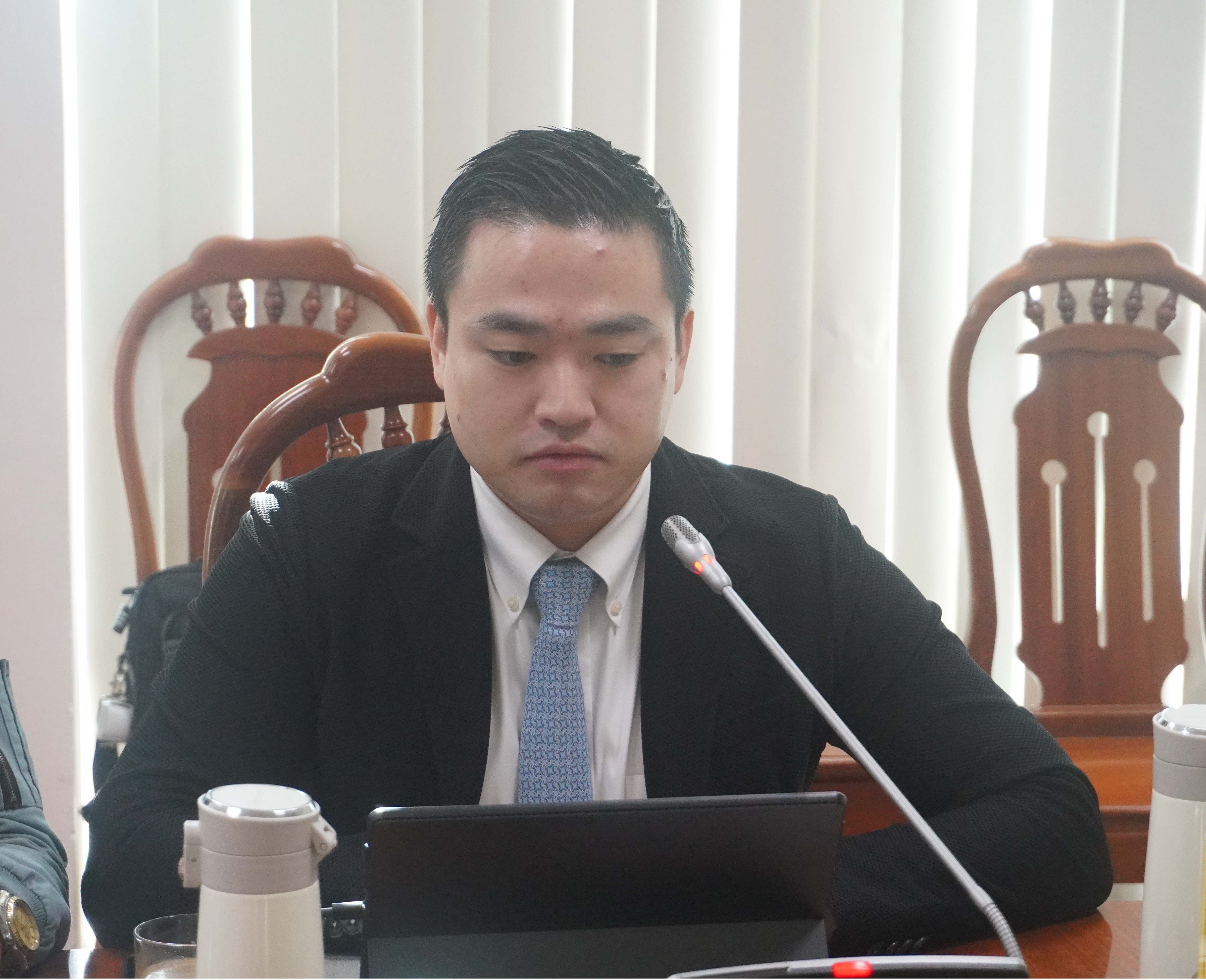 Đại diện Công ty TNHH Boomin Vina trình bày khó khăn và kiến nghị của DN tại buổi làm việc.