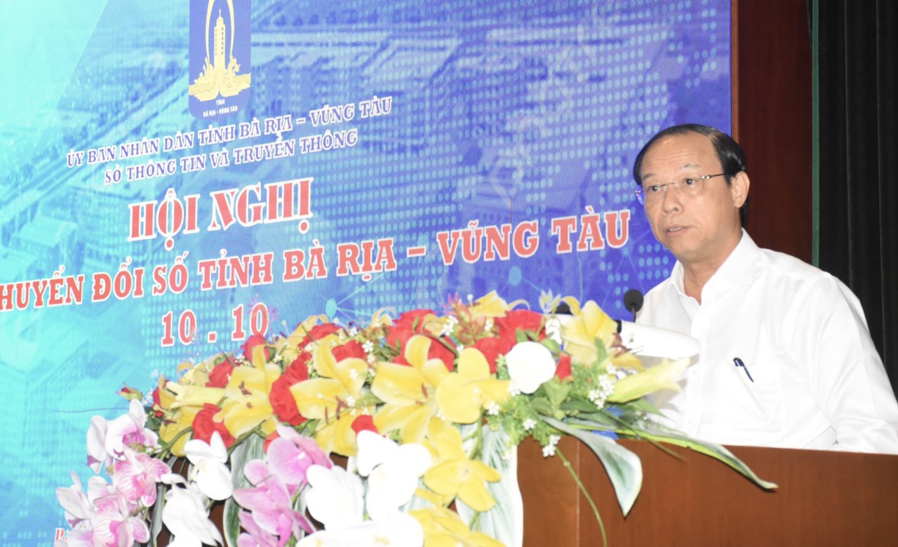 Ông Nguyễn Văn Thọ, Chủ tịch UBND tỉnh, Trưởng ban chỉ đạo CĐS tỉnh phát biểu tại hội nghị.