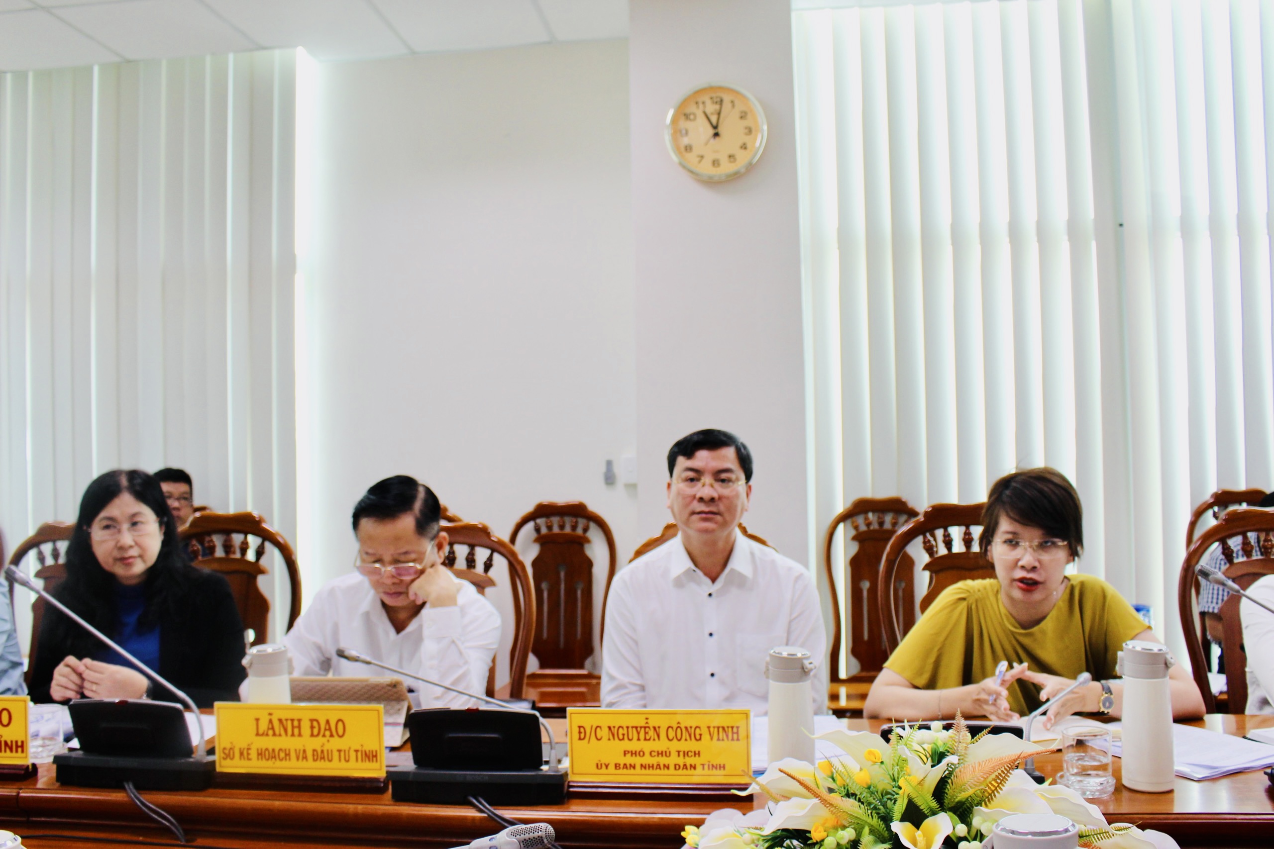 Ông Nguyễn Công Vinh, Phó Chủ tịch UBND tỉnh chủ trì buổi tiếp  và làm việc với Đoàn công tác Cơ quan Đầu tư nước ngoài  và Xuất khẩu Vùng Wallonia (Bỉ).