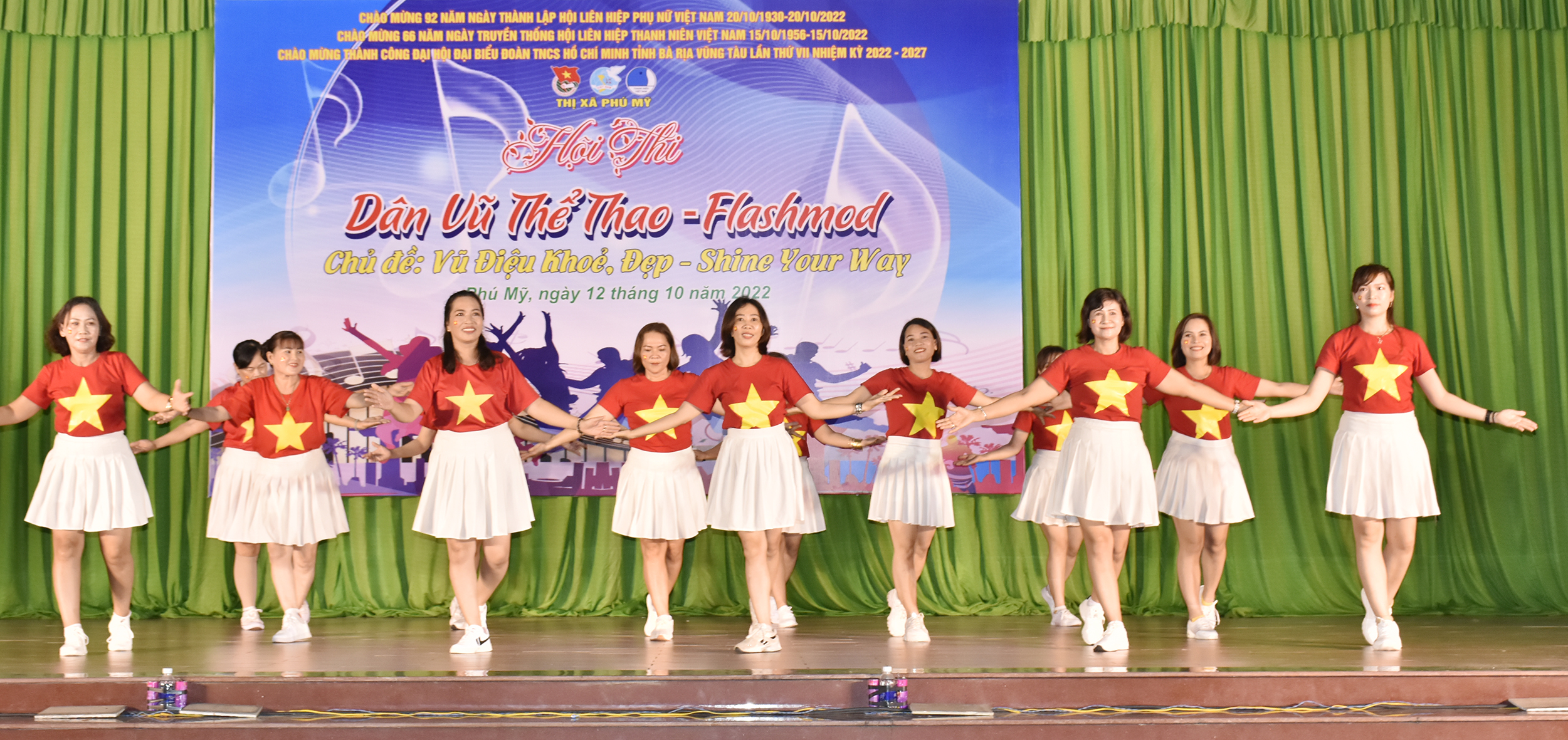 Xã Tân Hải với tiết mục dân vũ trên nền bài hát 