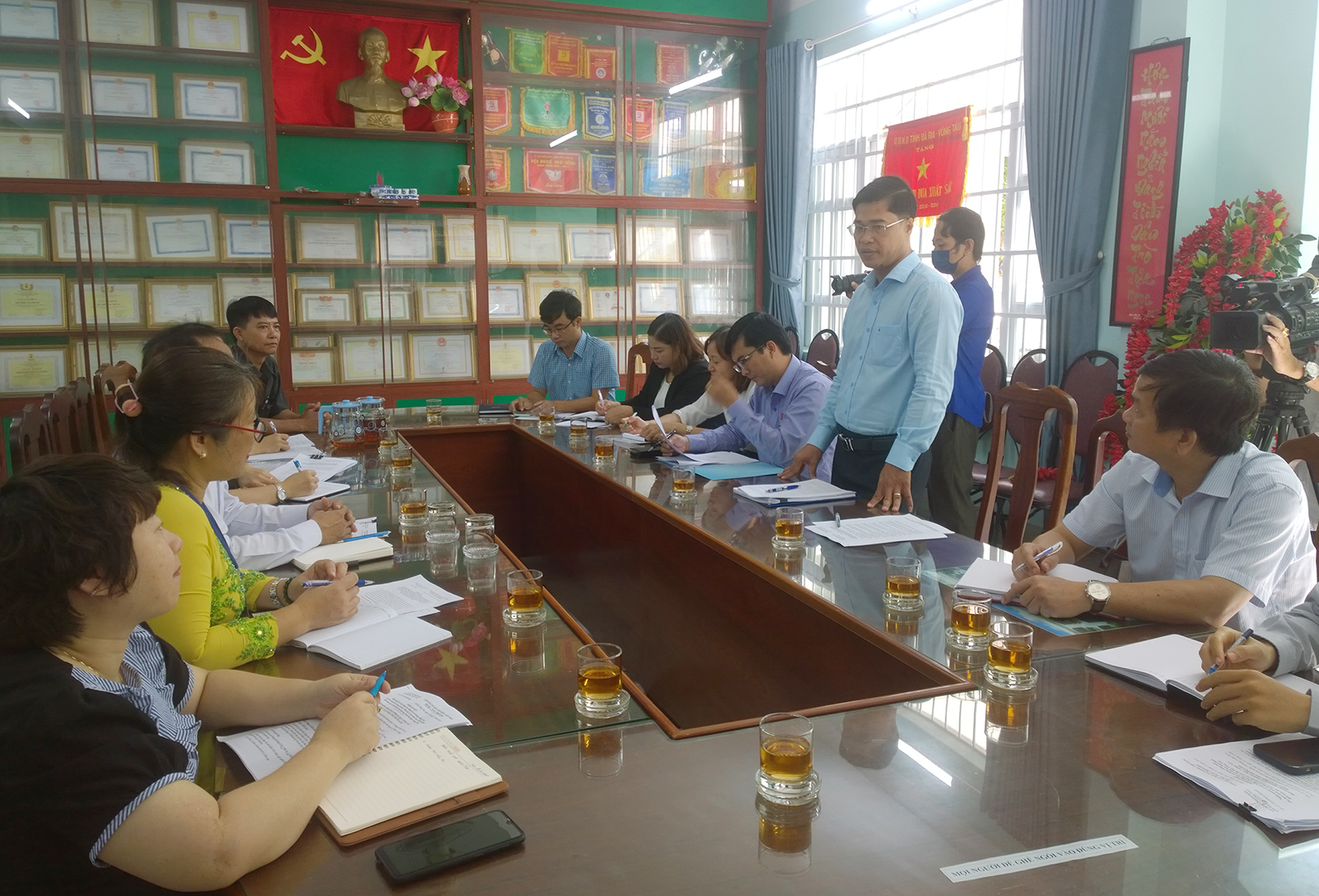 Đoàn giám sát HĐND tỉnh làm việc với ban giám hiệu và các GV trường THCS Vũng Tàu
