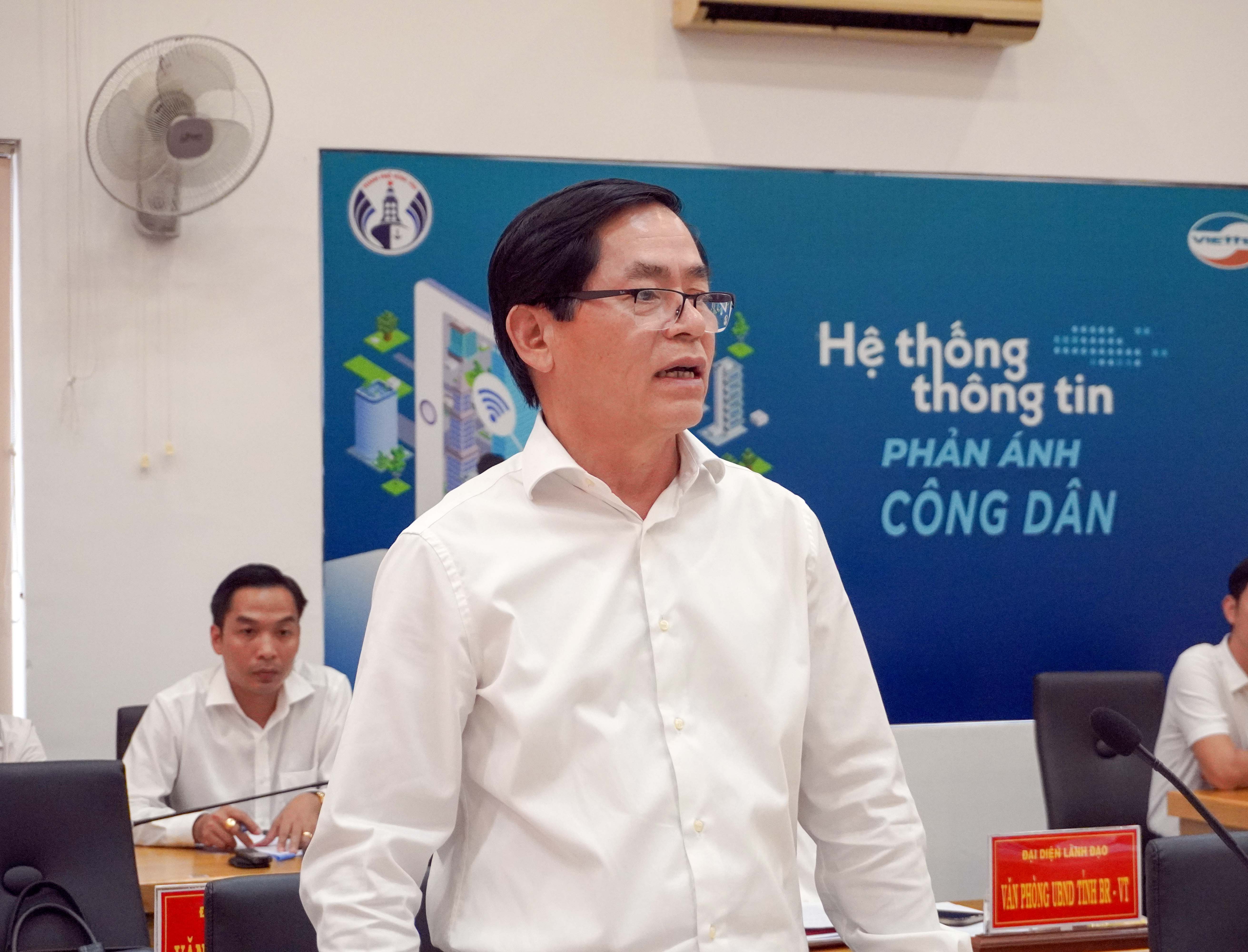 Ông Phạm Viết Thanh, Uỷ viên Trung ương Đảng, Bí thư Tỉnh uỷ, Chủ tịch HĐND tỉnh phát biểu tại buổi làm việc.