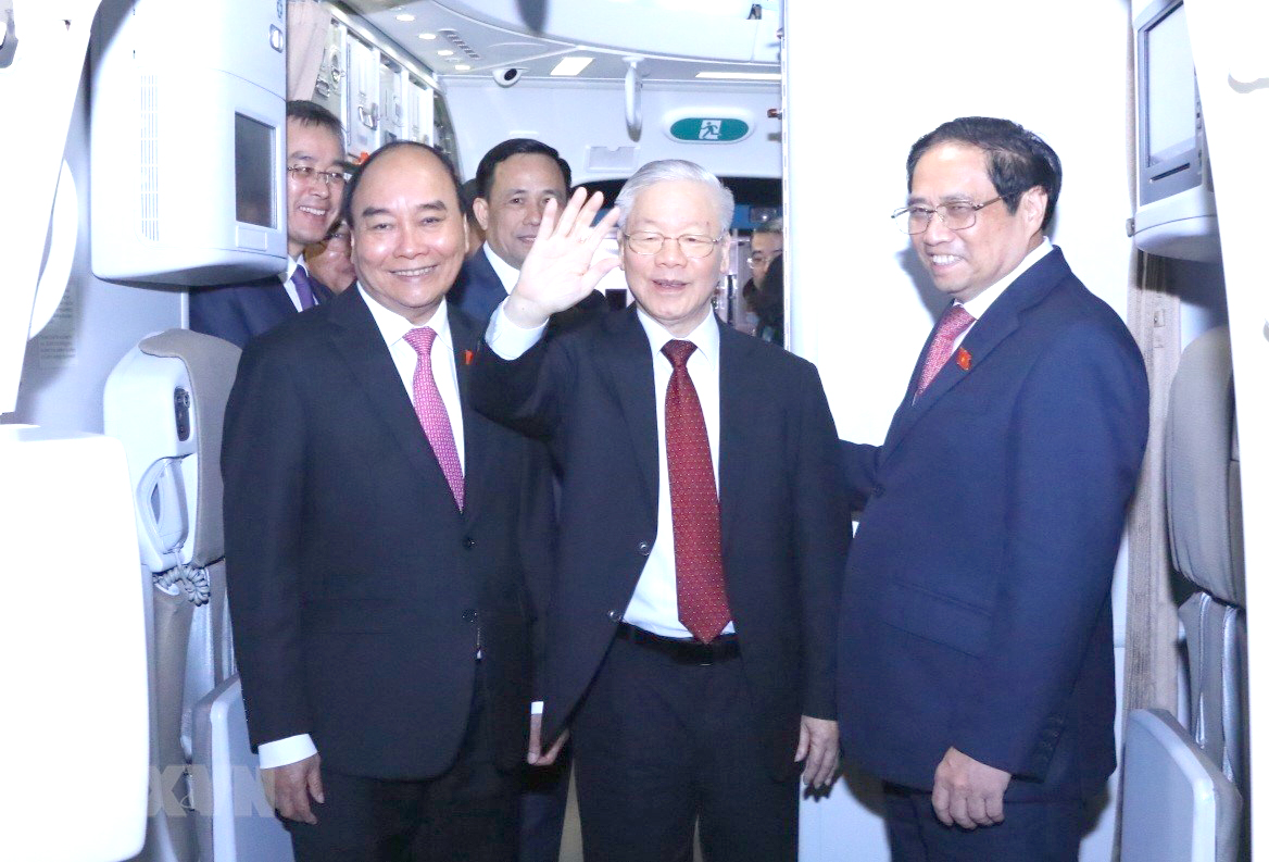 Chủ tịch nước Nguyễn Xuân Phúc, Thủ tướng Phạm Minh Chính  đón Tổng Bí thư Nguyễn Phú Trọng.