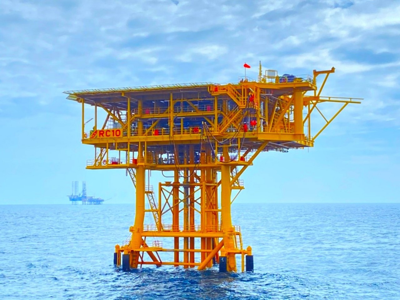 Giàn RC-10 được Vietsovpetro đưa vào khai thác tháng 10/2022.