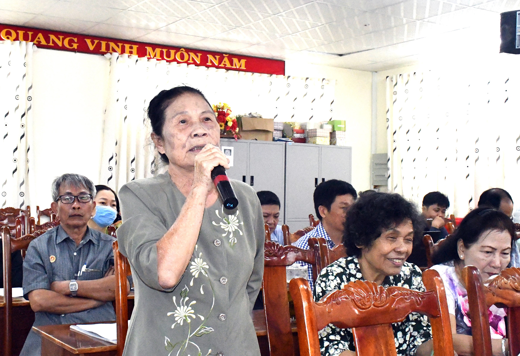 Cử tri Nguyễn Thị Ngoạn (phường 1, TP. Vũng Tàu) mong muốn chính quyền quan tâm, hỗ trợ người dân trong chính sách đền bù giải phóng mặt bằng, tái định cư trên địa bàn. Ảnh: HUYỀN TRANG.