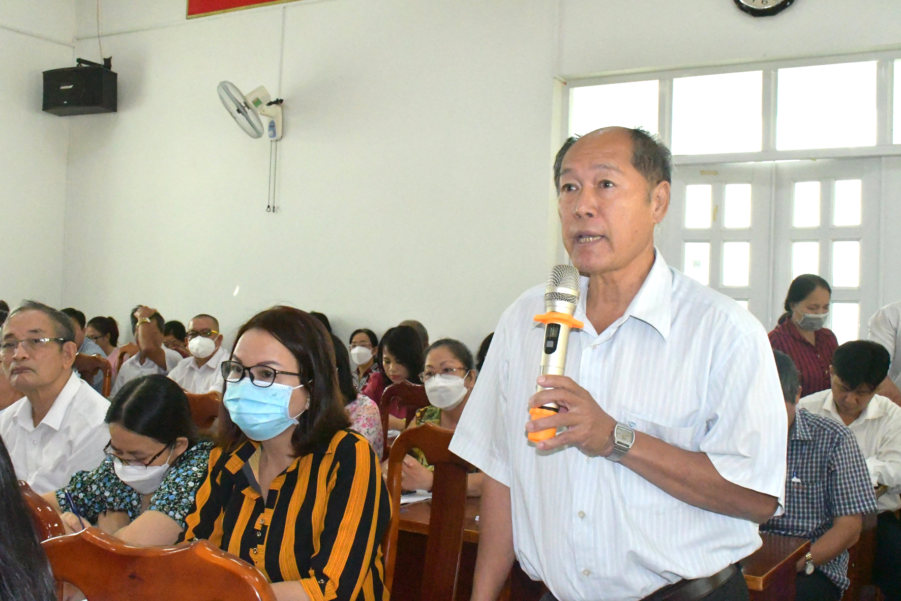 Cử tri Nguyễn Quốc Hùng (phường 4, TP. Vũng Tàu) kiến nghị cần xây dựng các bãi đậu, đỗ xe đáp ứng  nhu cầu phát triển du lịch của TP. Vũng Tàu. Ảnh: HUYỀN TRANG