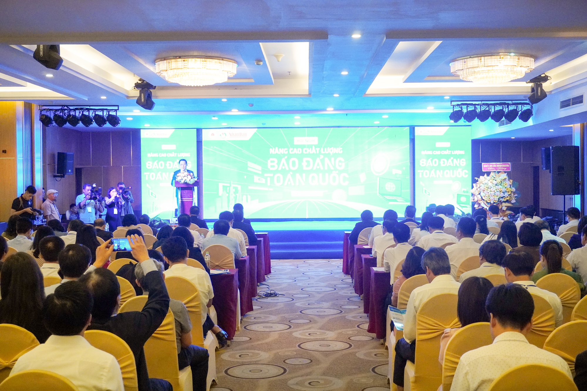 Toàn cảnh hội nghị. 