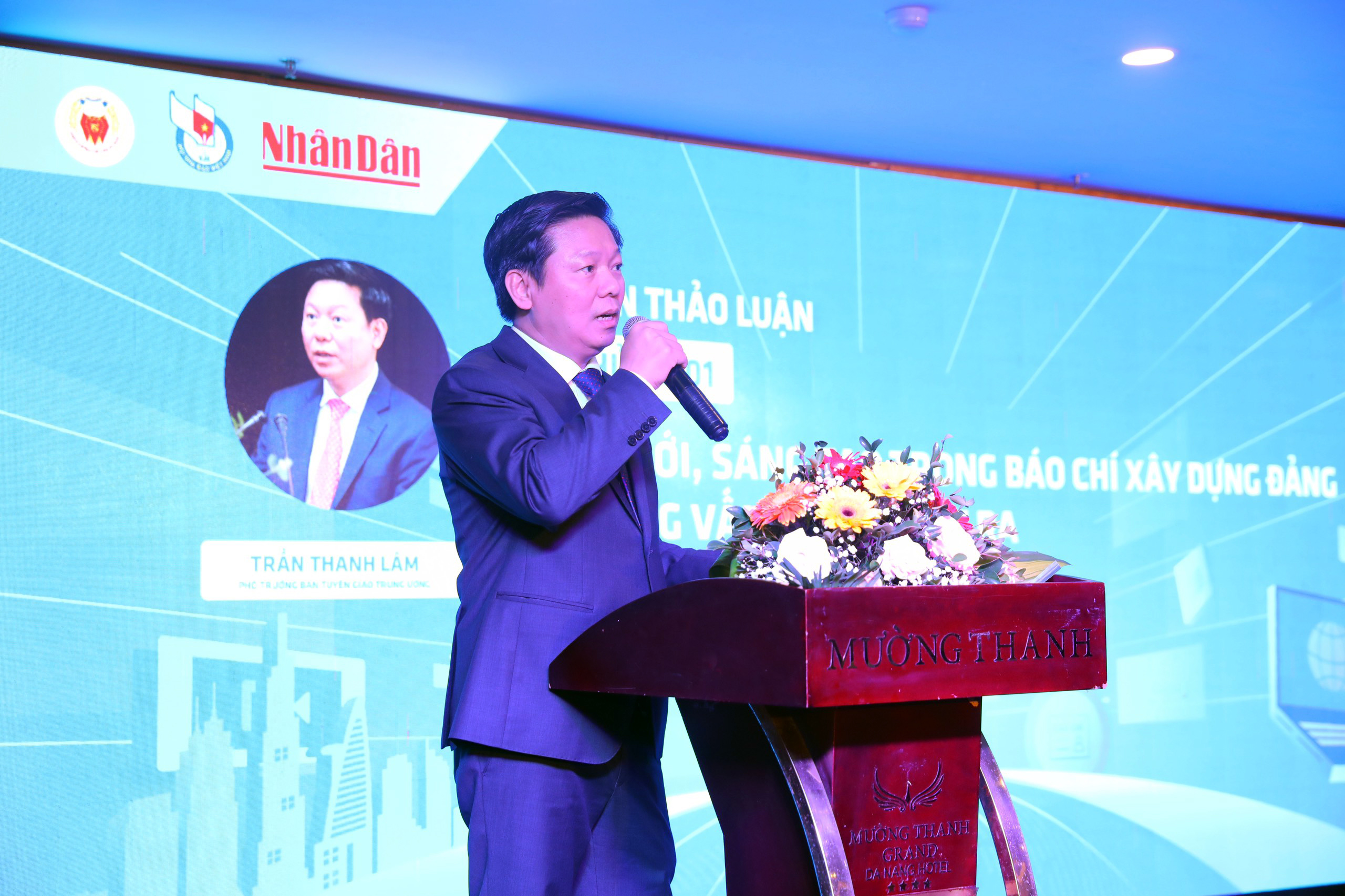 Ông Trần Thanh Lâm, Phó Trưởng Ban Tuyên giáo Trung ương chỉ rõ: “Nhiều cơ quan báo Đảng địa phương chưa phát huy được vai trò mở đường trong thông tin tuyên truyền các vấn đề đi trước ở địa phương”. 