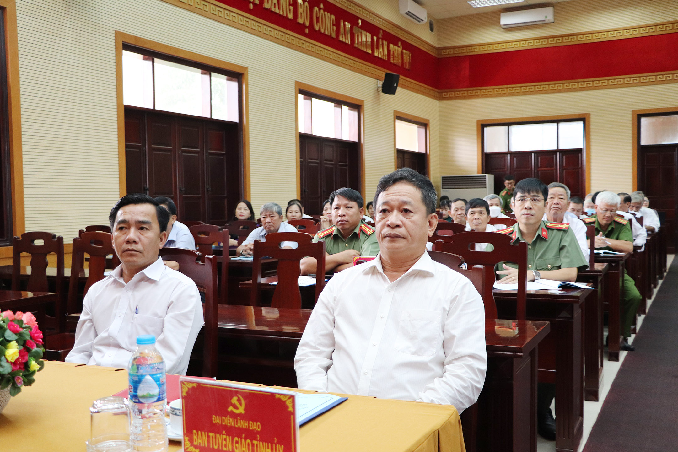 Ông Lê Văn Lâm, Phó Trưởng Ban Tuyên giáo Tỉnh ủy tham dự hội nghị.