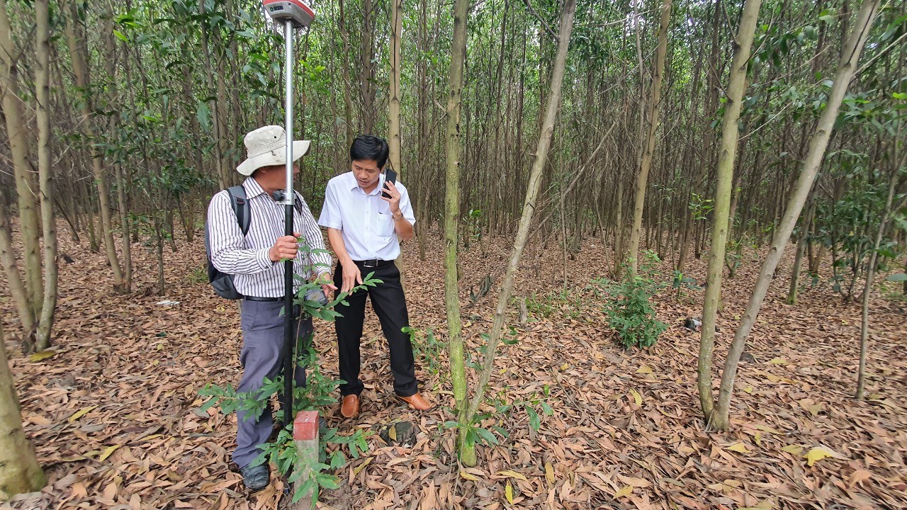Bàn giao giáp ranh mốc GPMB của dự án cao tốc Biên Hòa-Vũng Tàu trên địa bàn TX.Phú Mỹ.