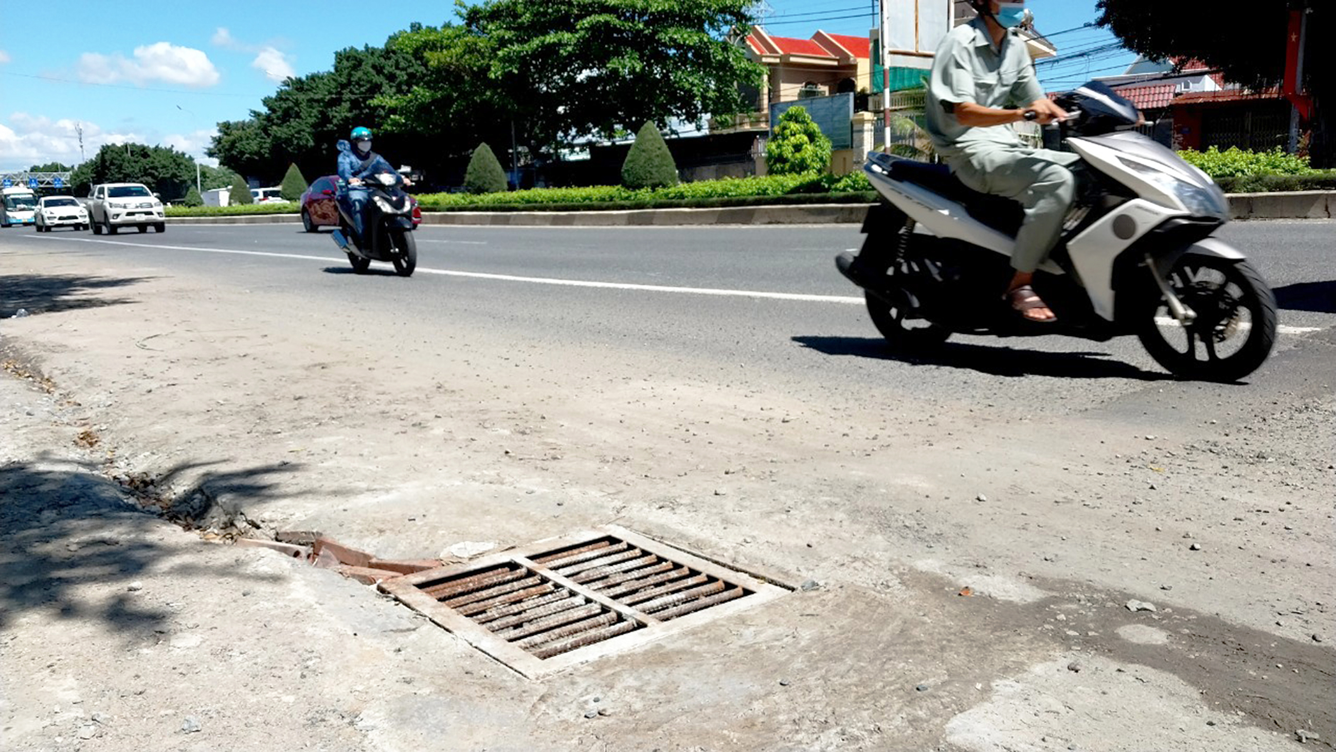 BVEC đã làm hố thu gom nước mưa, không còn nước đọng trên mặt đường.