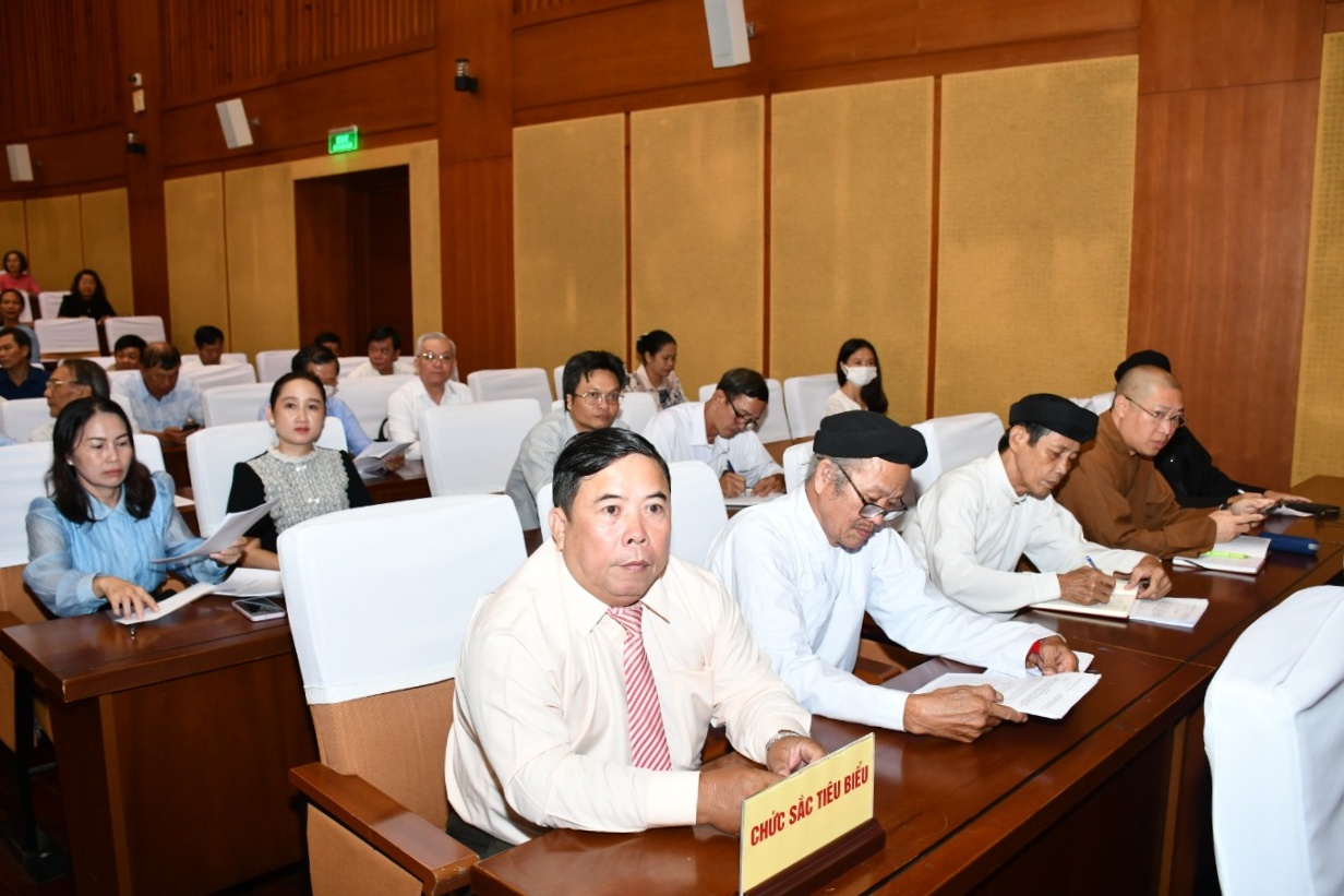 Các chức sắc tôn giáo tiêu biểu tham dự hội nghị.